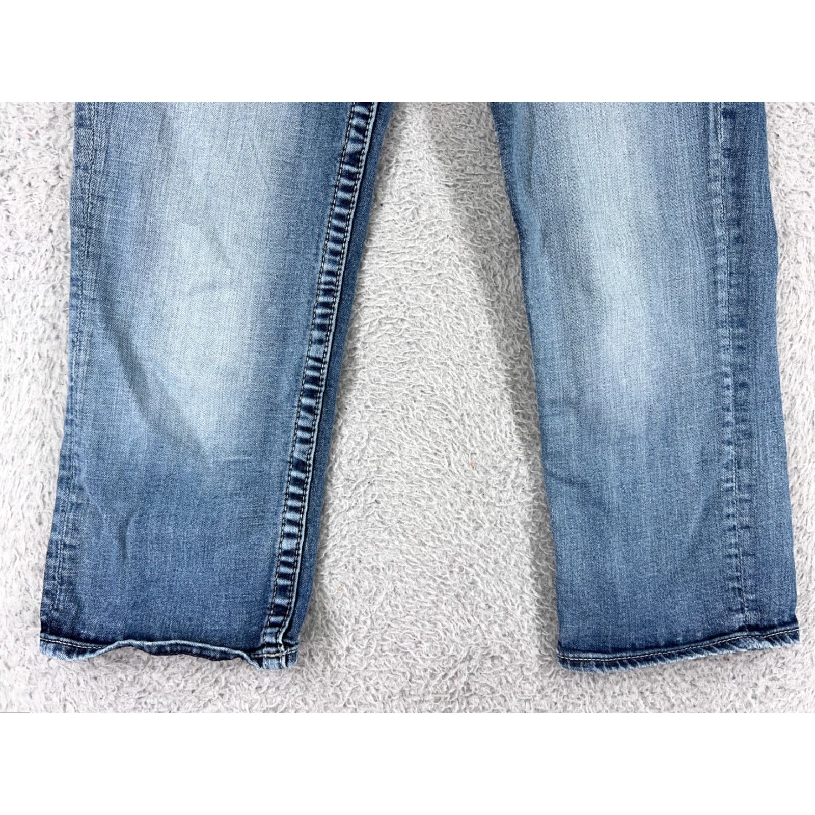 VIGOSS Womens Jeans Capri Denim Blue 7 Capris Embroidered Rhinestone Jeans 5-Pocket Style Modern Rise Regular Adult Womens Bootscut?