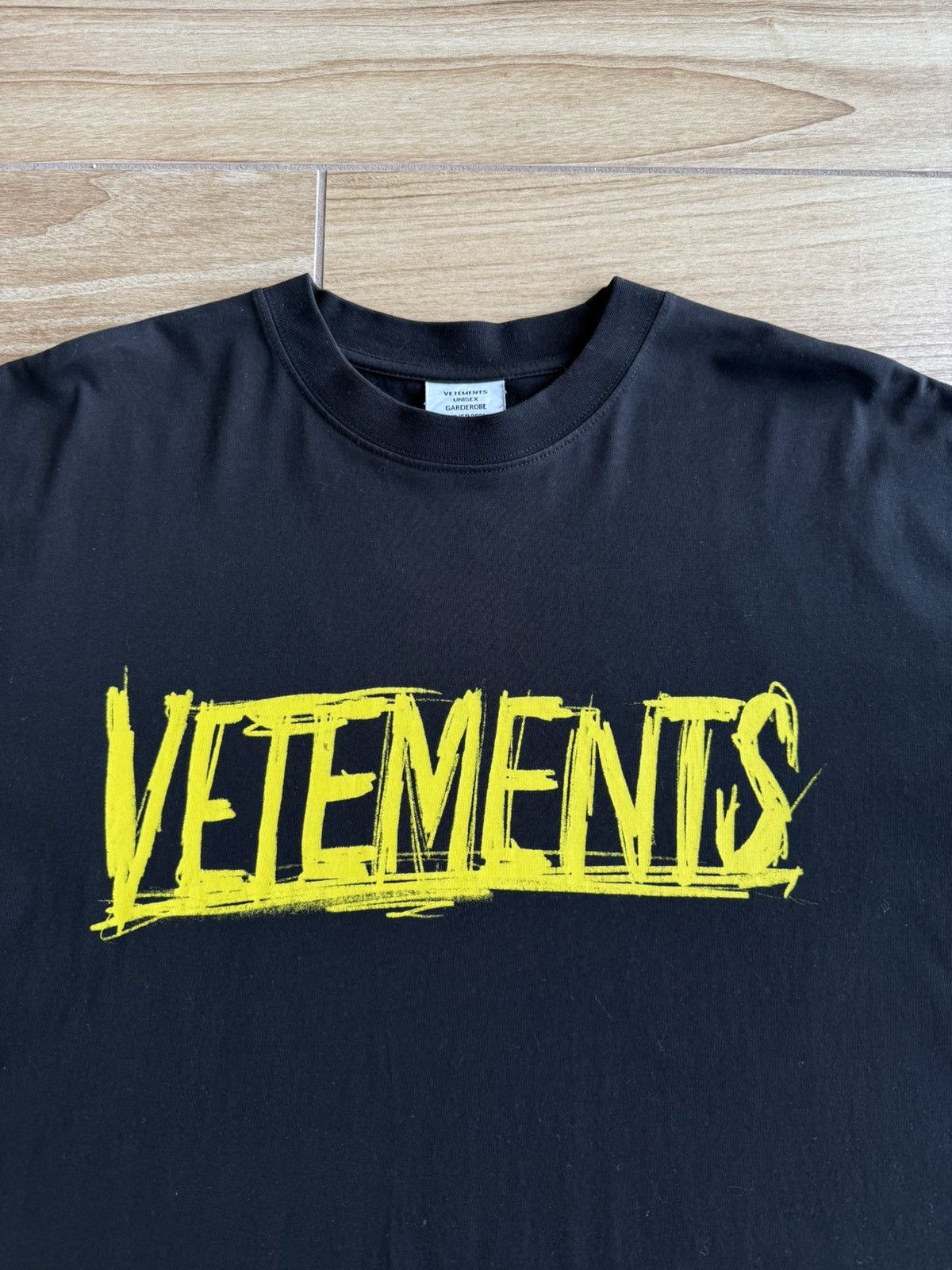 Vetements Vetements World Tour T-Shirt - Black | Grailed