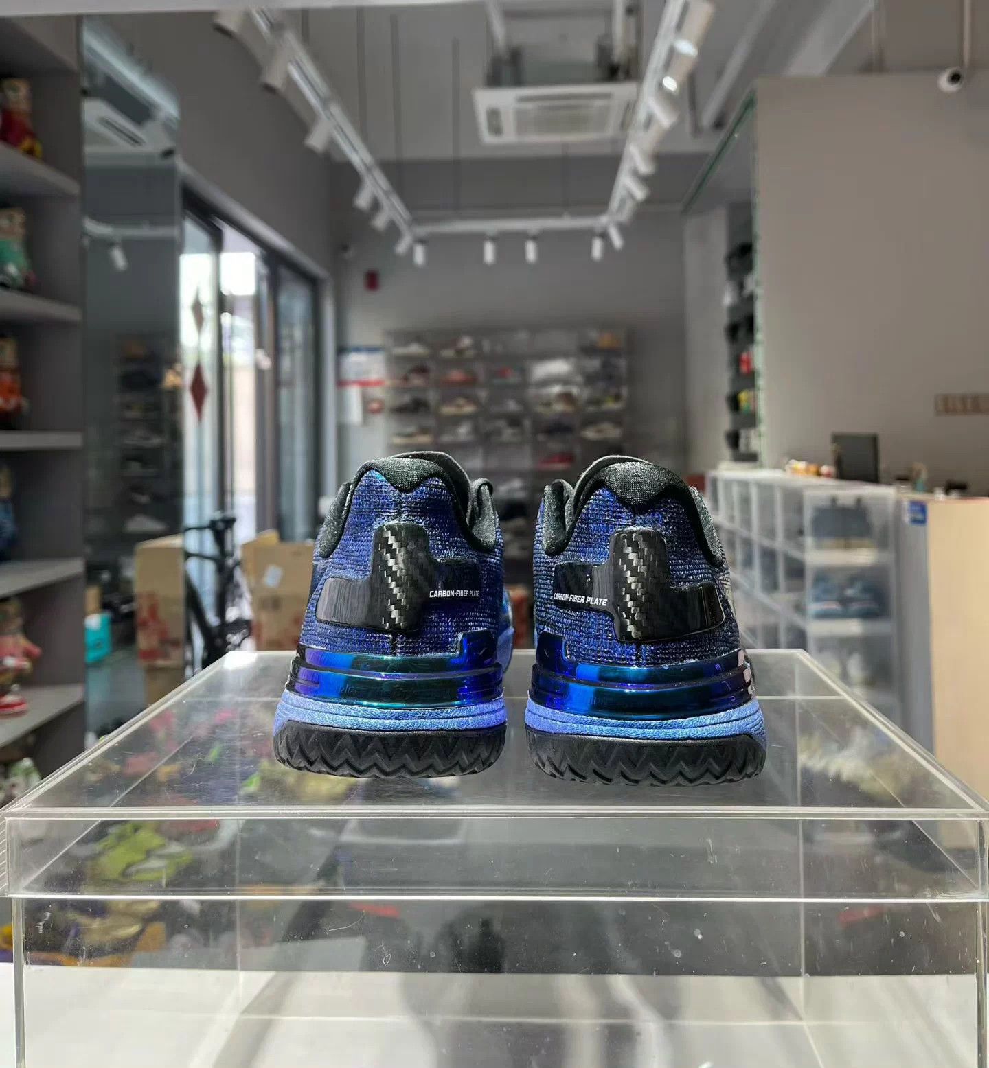 Nike Gamma Blue Tears Size 42 Worn Once Size US 9 / EU 42 - 4 Thumbnail