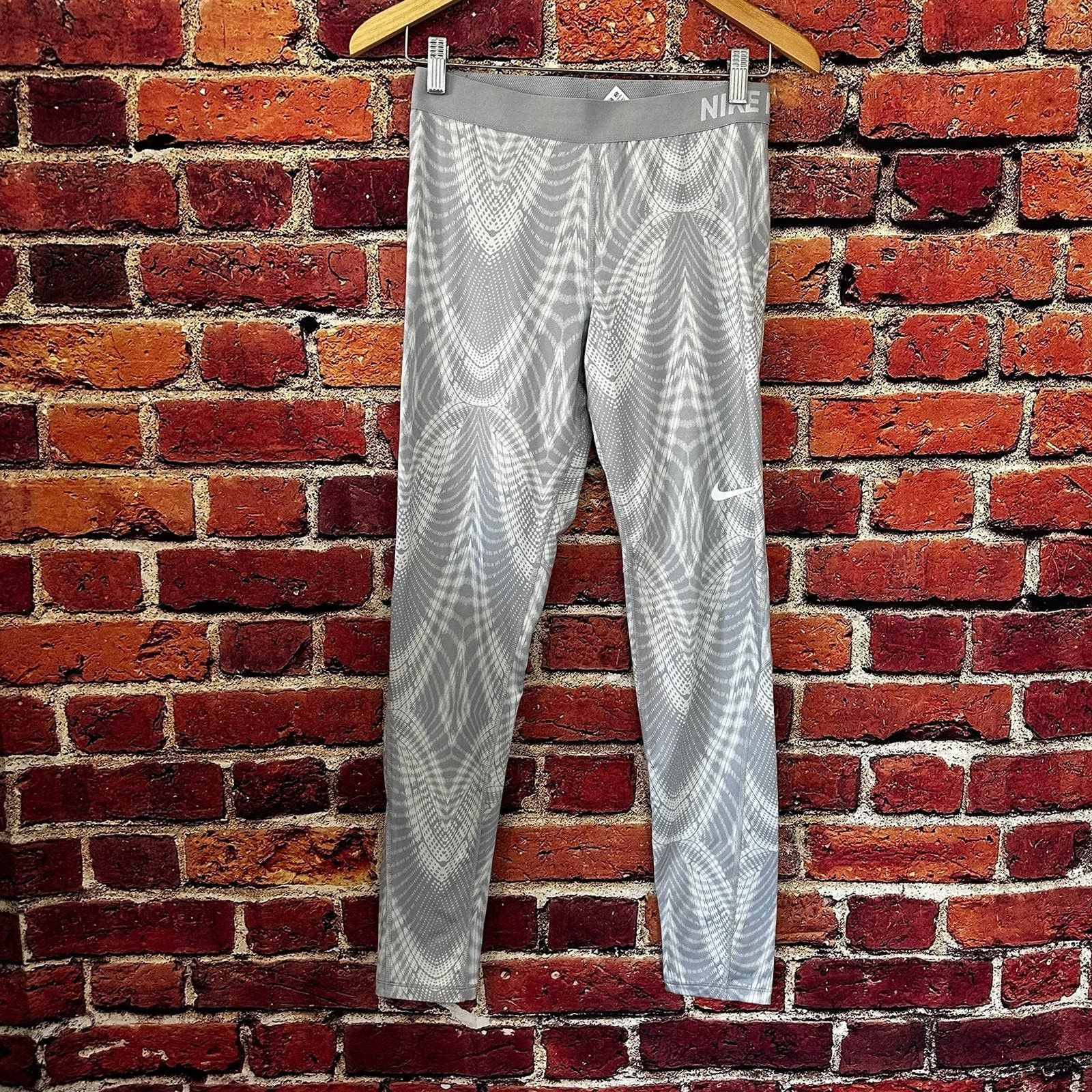 Nike Nike pro leggings size large Size 34" / US 12 / IT 48 - 1 Thumbnail