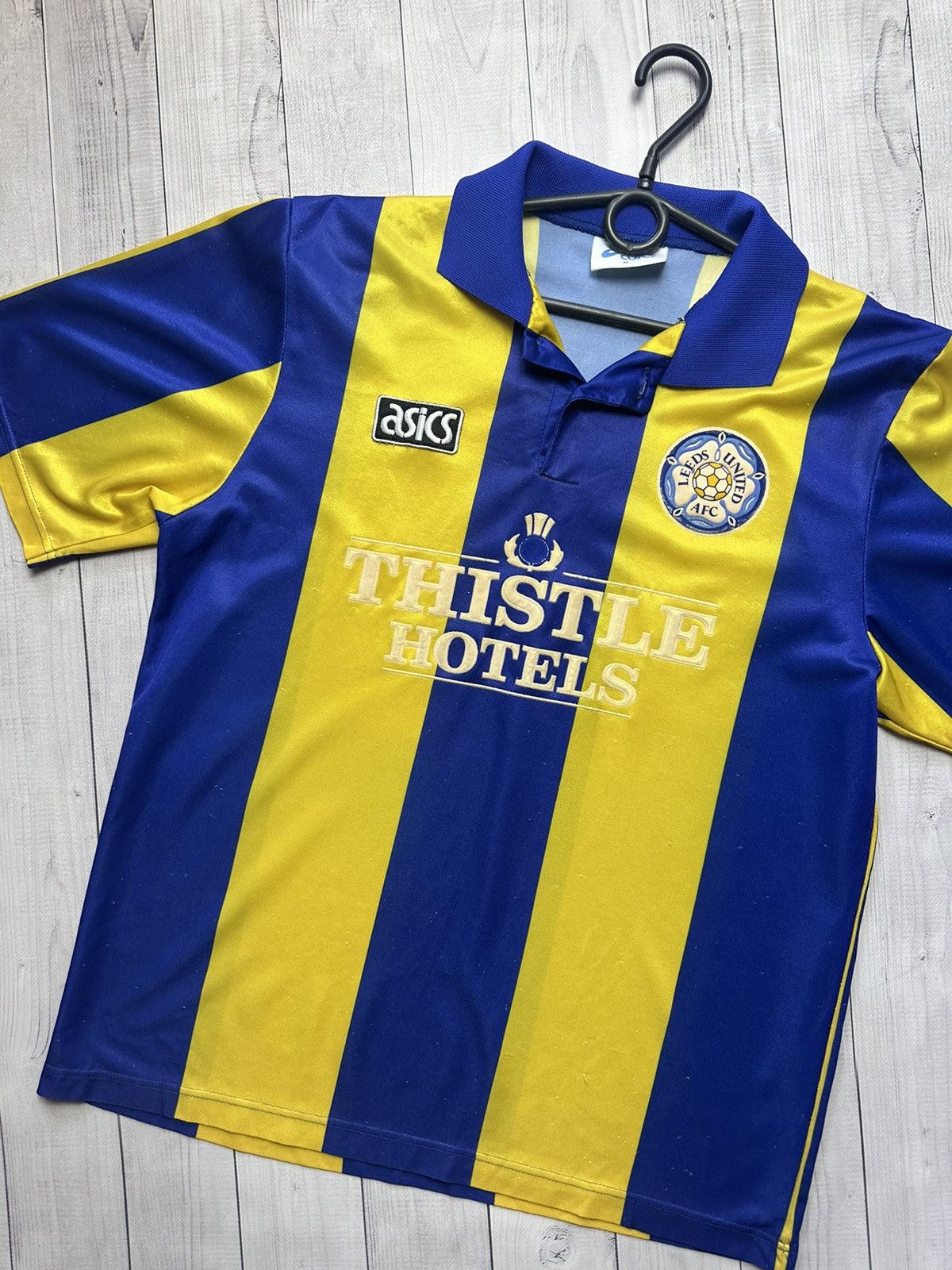 Asics Vintage Asics Leeds soccer jersey size M rare Size US M / EU 48-50 / 2 - 2 Thumbnail