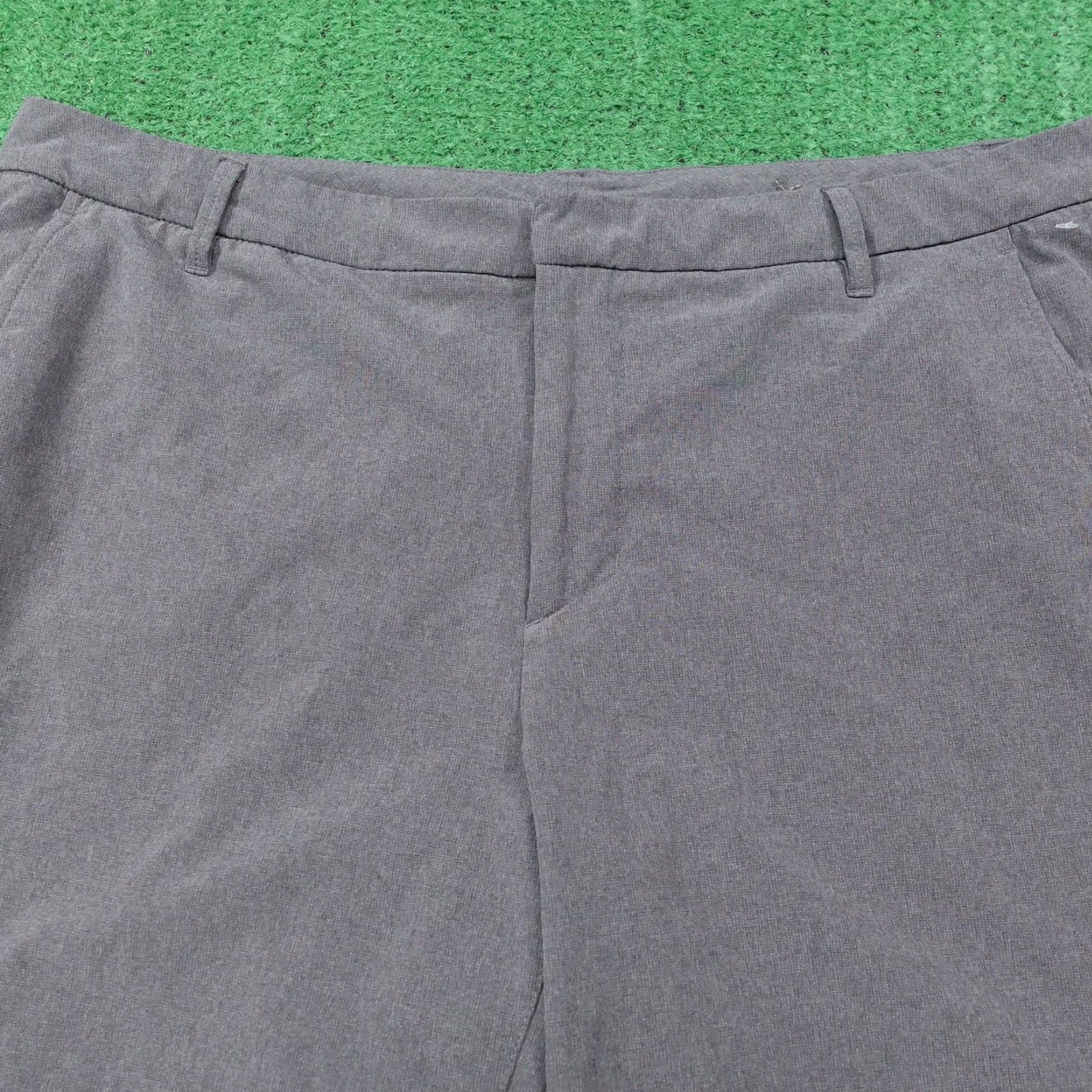 Vintage All In Motion Shorts Mens 40 Gray Bermuda Microfiber Polyester Spandex Stretch Pockets 8 Inseam Casual 40 in Waist Flat Front Zip Logo Summer Mens Size US 40 / EU 56 - 2 Thumbnail