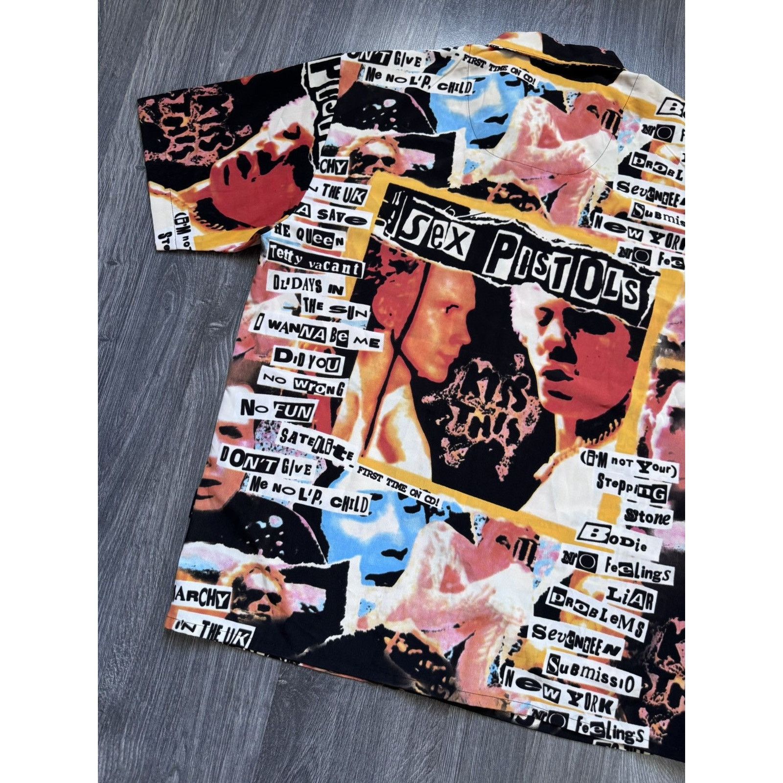 Band Tees 90s Vintage Dragonfly Sex Pistols Band tee Size US L / EU 52-54 / 3 - 9 Thumbnail