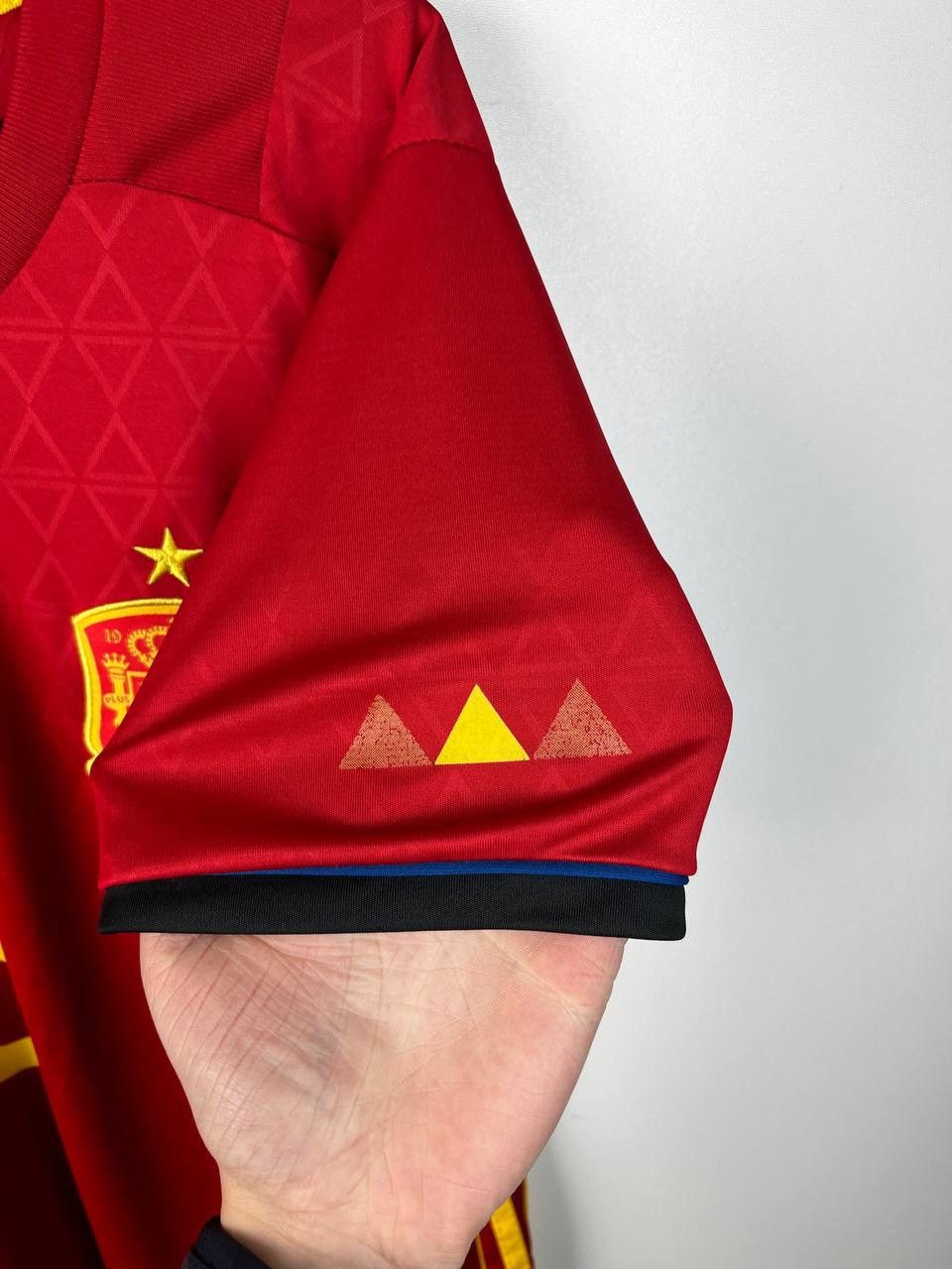 Vintage Espana A. Iniesta Adidas Replica jersey t-shirts size L Size US L / EU 52-54 / 3 - 3 Thumbnail