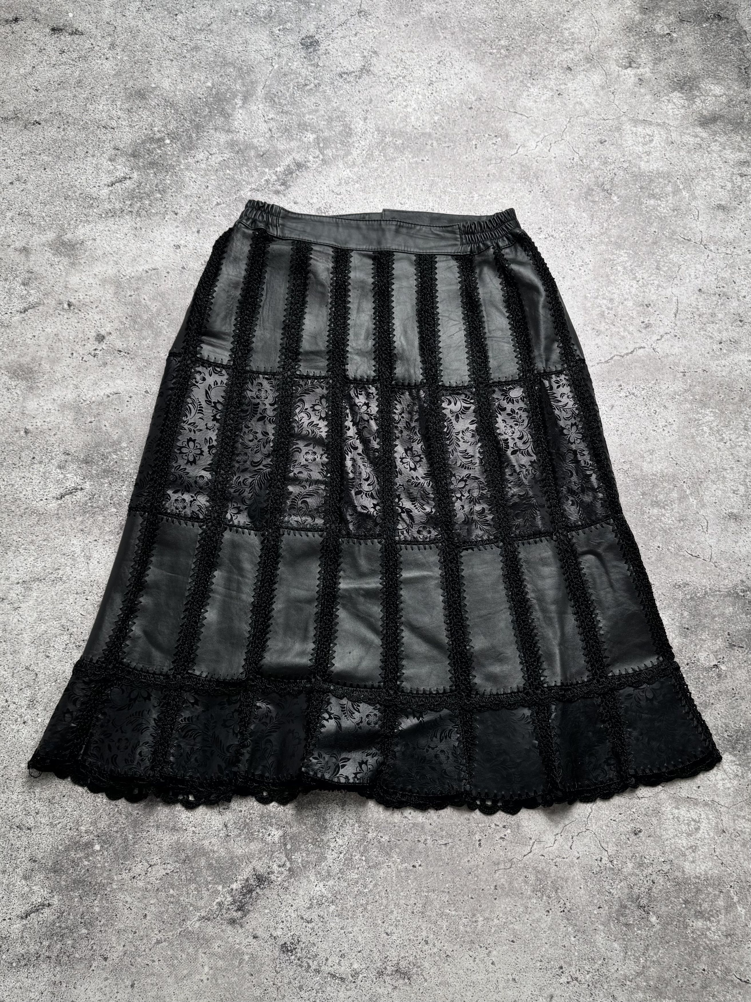 Vintage Vintage Genuine Leather Patchwork Skirt Lace Panel (E8) Size 27" / US 4 / IT 40 - 1 Thumbnail