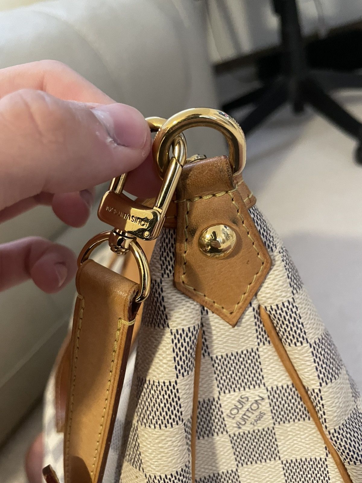 Louis Vuitton Louis Vuitton Damier Azur Siracusa Crossbody Bag Cream Size ONE SIZE - 5 Thumbnail