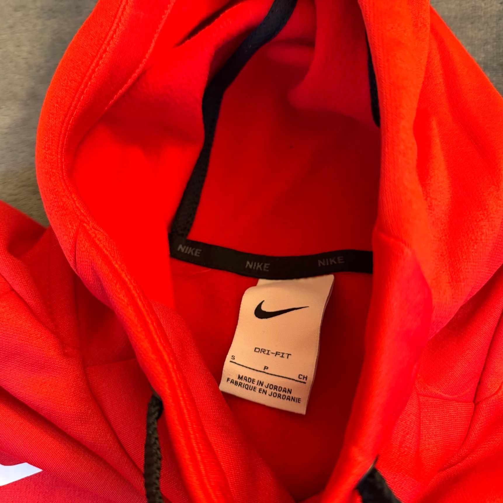 Nike VINTAGE Nike Dri-FIT Red Athletic Hoodie Pullover Sweatshirt Long Sleeve Mens Small Size US S / EU 44-46 / 1 - 3 Thumbnail