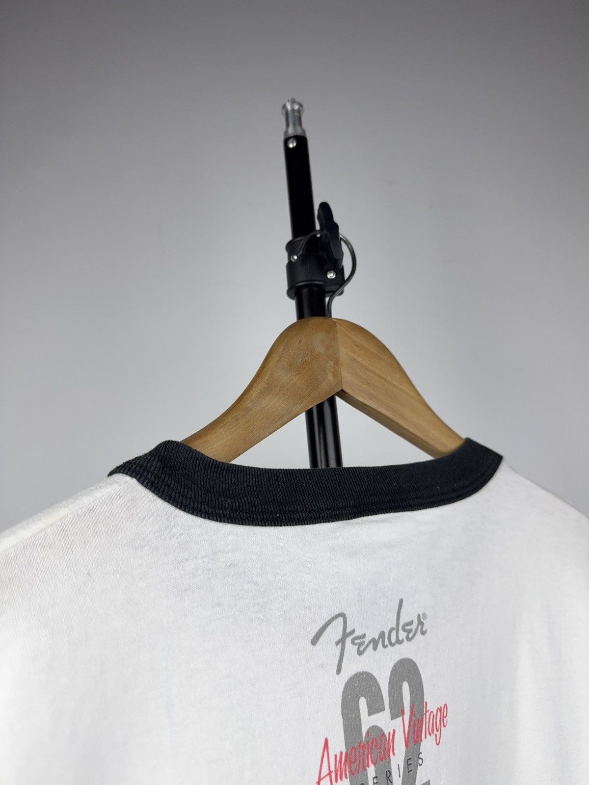 Vintage Vintage 90s Fender 62 Precision Bass Ringer Tee Made USA Size US L / EU 52-54 / 3 - 12 Thumbnail
