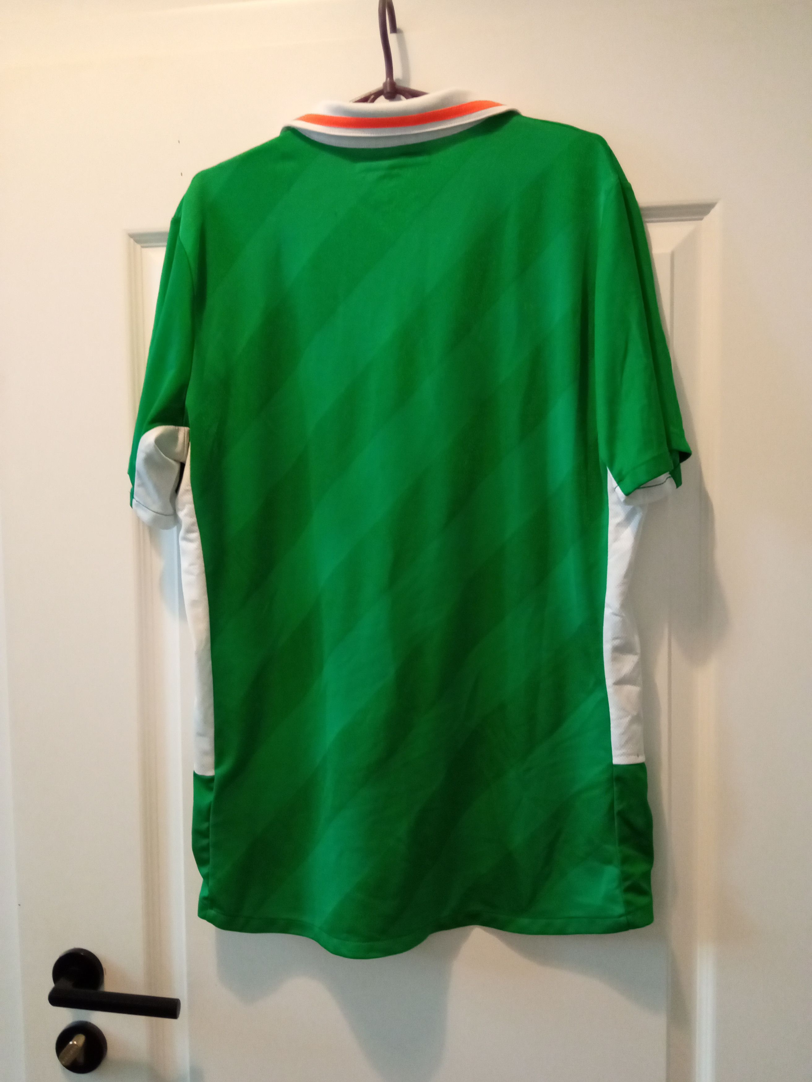 Umbro × Vintage Republic of Ireland Home football shirt 2016 - 2018 Size US L / EU 52-54 / 3 - 2 Thumbnail