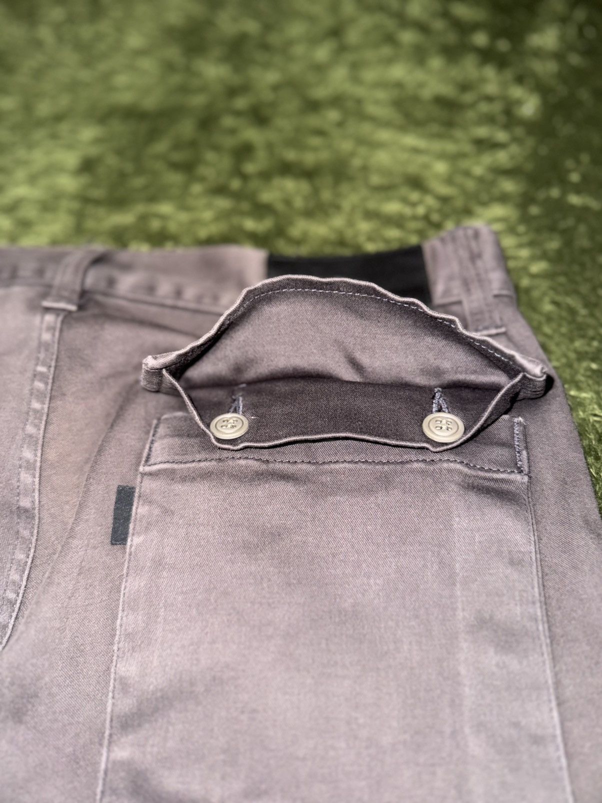 Undercover [2] Undercover 11SS ‘UnderMan’ Sun-Faded Cargo Pants Size US 29 - 11 Thumbnail