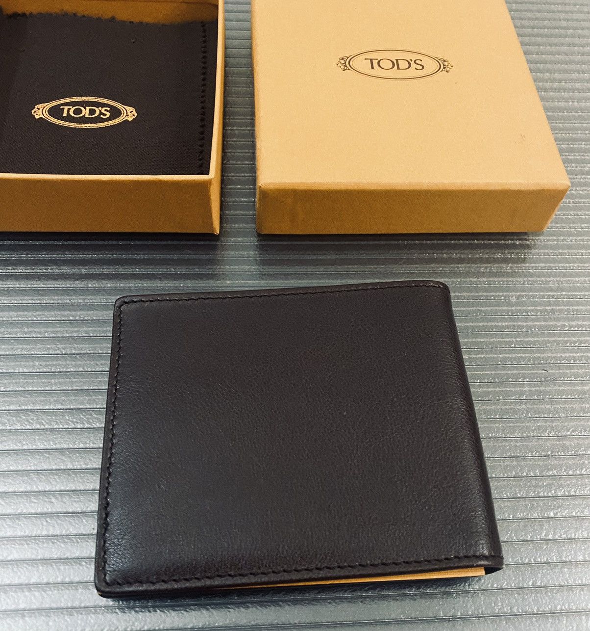 Tod's Tod’s 🇮🇹 brown grain leather dual billfold Leoni wallet NEW Size ONE SIZE - 4 Thumbnail