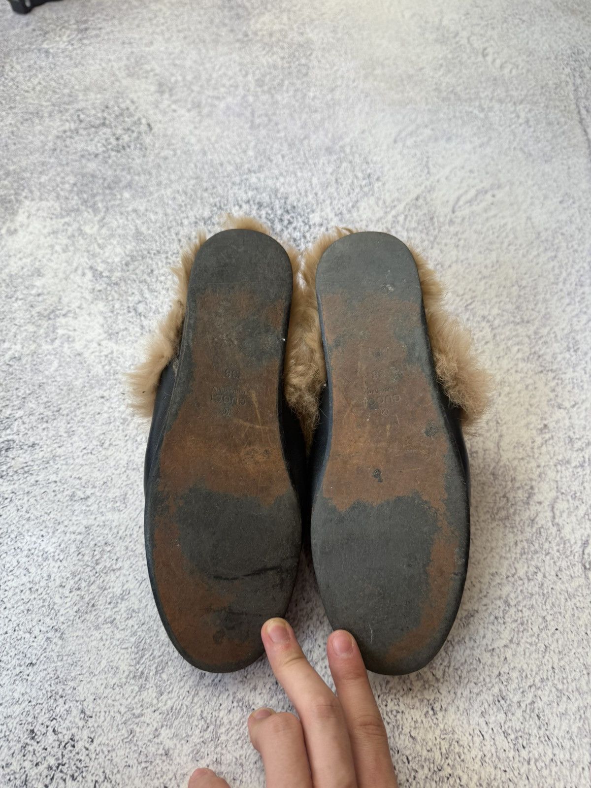Gucci Gucci Princetown Fur Slippers with Rose Embroidery Size US 5.5 / EU 38 - 8 Thumbnail