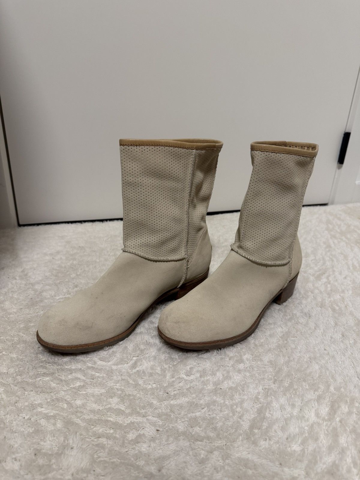 Ugg UGG Low Boots Size 40 - Good Condition Size US 10 / IT 40 - 1 Thumbnail