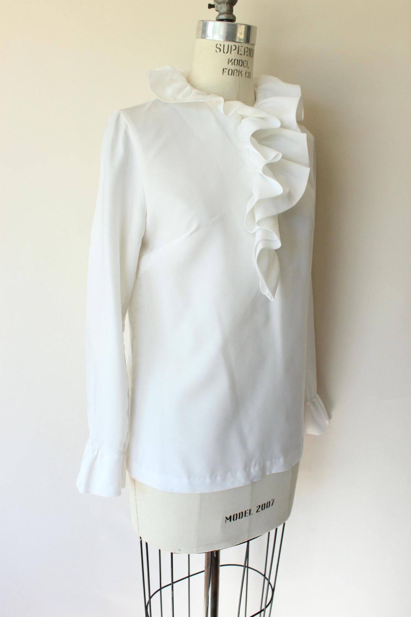 Vintage Vintage 1960s Blouse, Teddi of California White Ruffle Colla Size M / US 6-8 / IT 42-44 - 5 Thumbnail