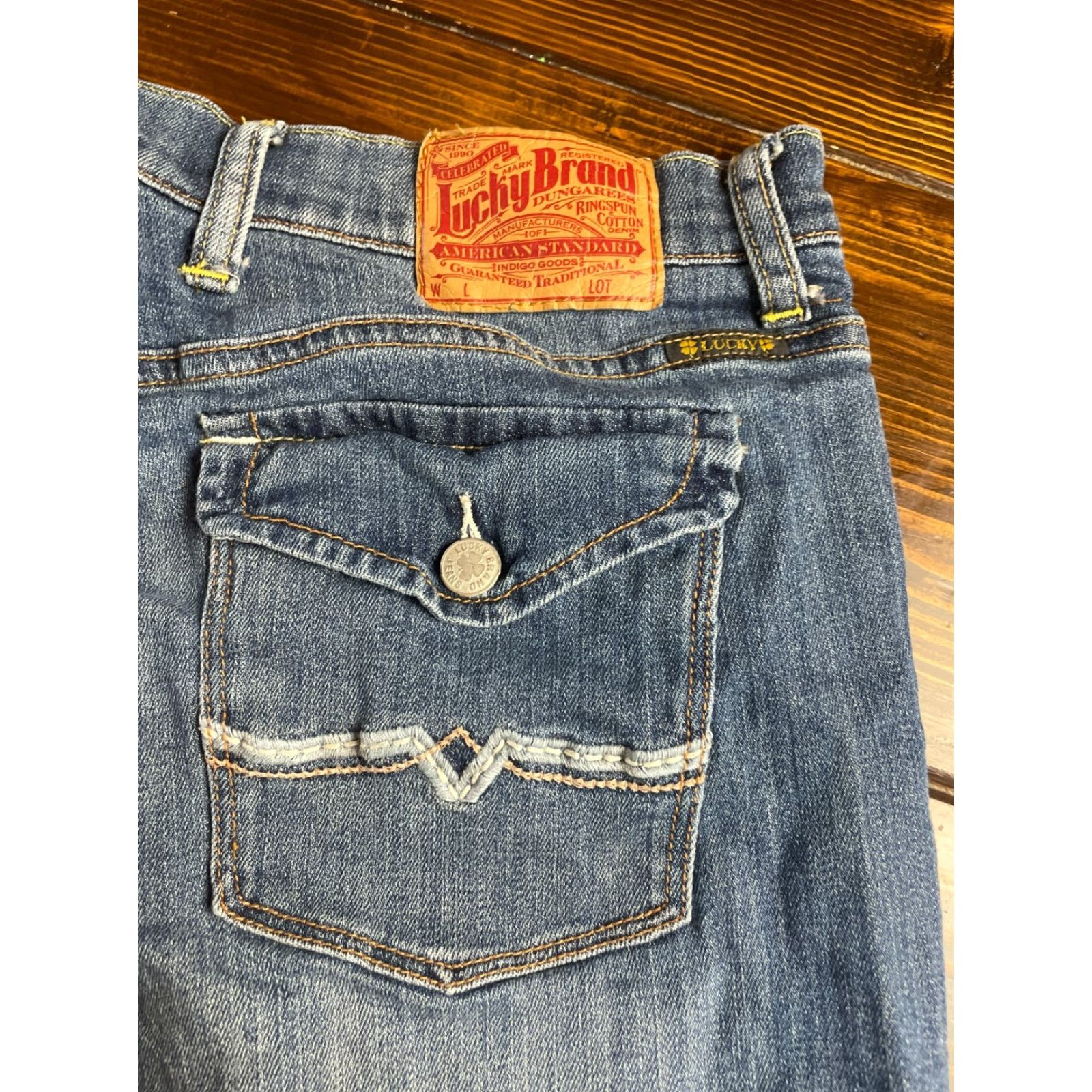 Lucky Brand VINTAGE Lucky Brand Jeans Women's Size 31 Blue Denim Capri 2000's Size 24" / US 00 / IT 34 - 5 Thumbnail