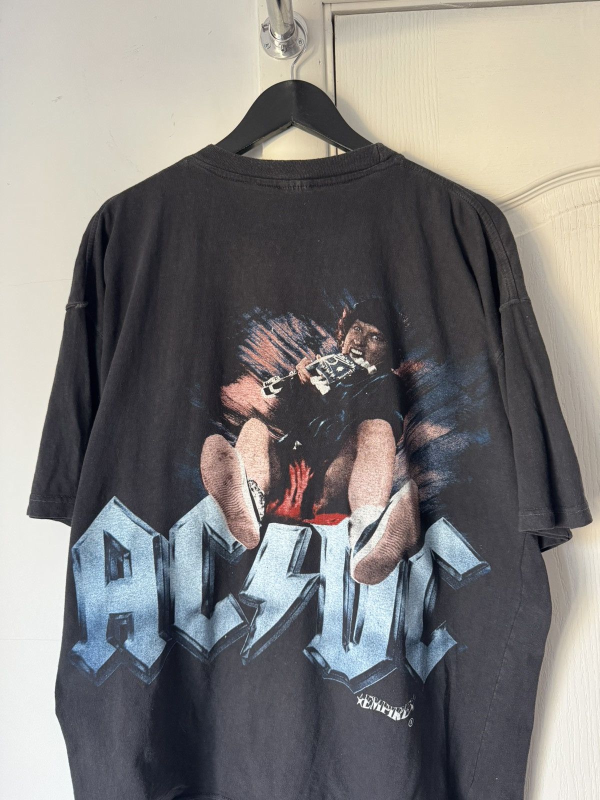 Band Tees Vintage 90s ACDC EMPIRE Allover Printed T Shirt Tee Size US XL / EU 56 / 4 - 7 Thumbnail