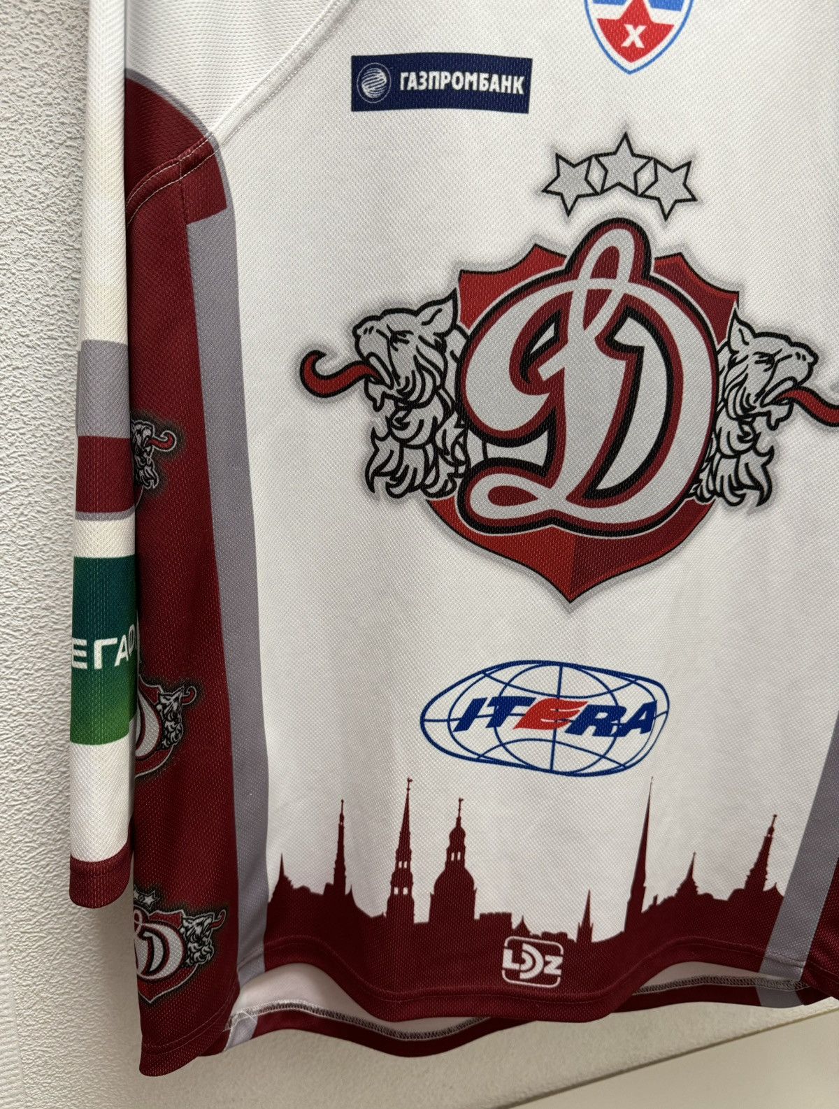 Vintage Dinamo Riga vintage longsleeve hockey jersey KHL m sz Size US M / EU 48-50 / 2 - 4 Thumbnail