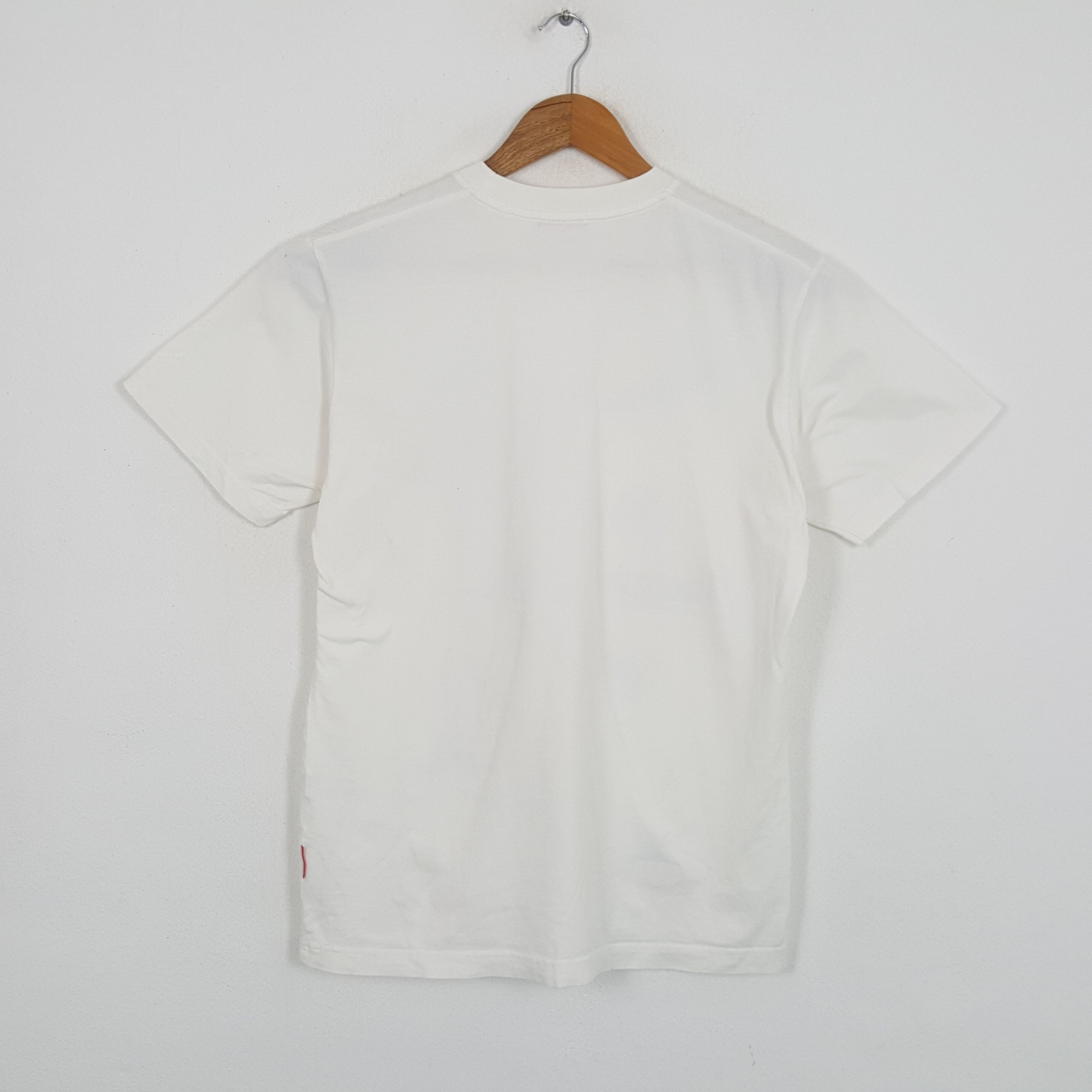 Barbara Kruger × Uniqlo × Vintage Vintage BARBARA KRUGER American Artist Art Design T-Shirts Size US L / EU 52-54 / 3 - 3 Thumbnail
