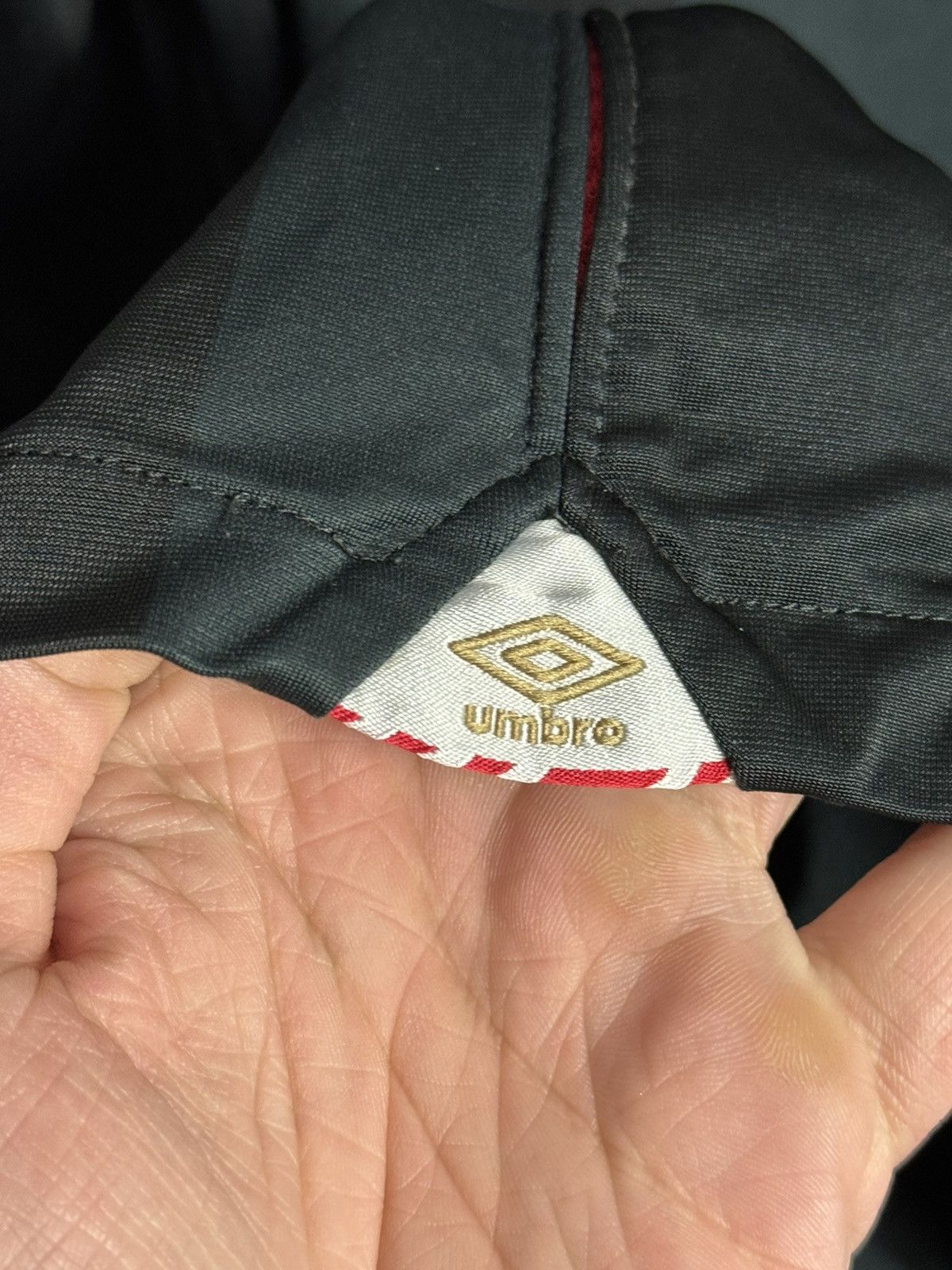 Umbro Southampton 10/11 Away Football Long Sleeve Jersey Size US M / EU 48-50 / 2 - 4 Thumbnail
