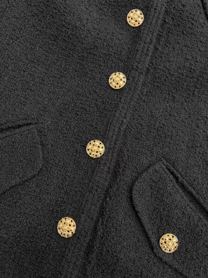 Chanel Chanel Black gold flower buckle four-pocket jacket Size XS / US 0-2 / IT 36-38 - 3 Thumbnail