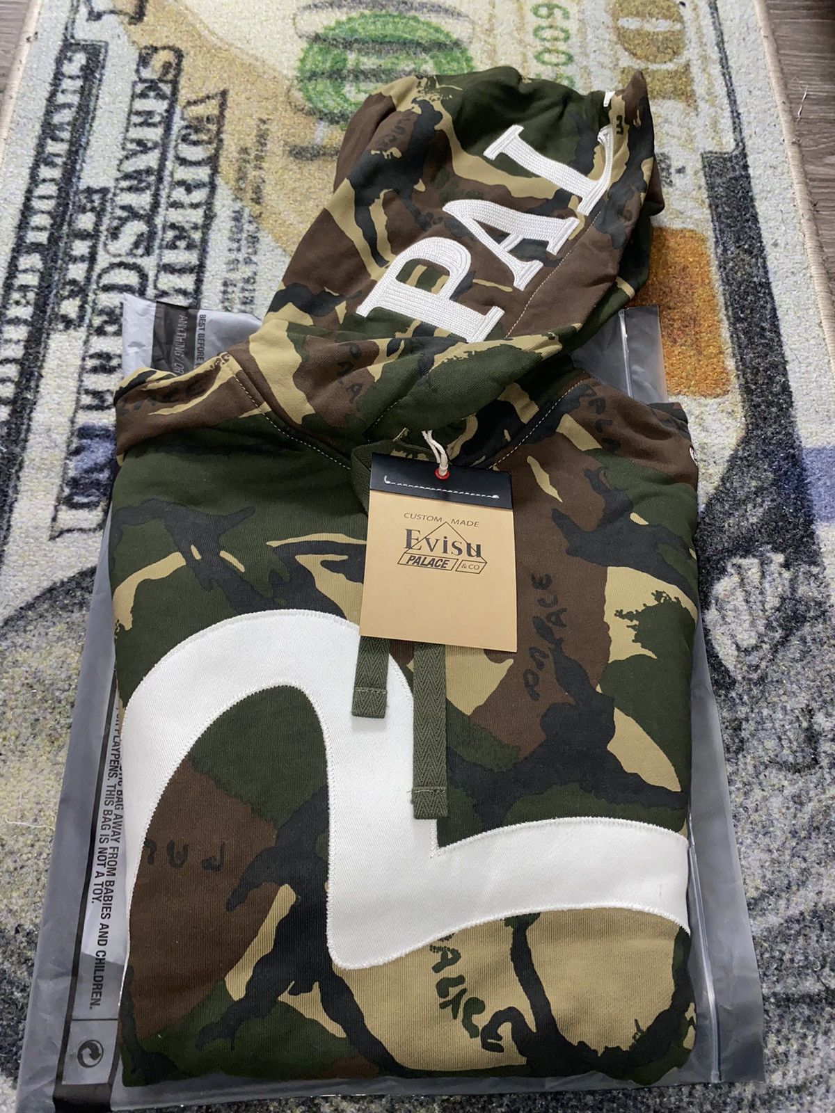 palace evisu 迷彩camo パーカー