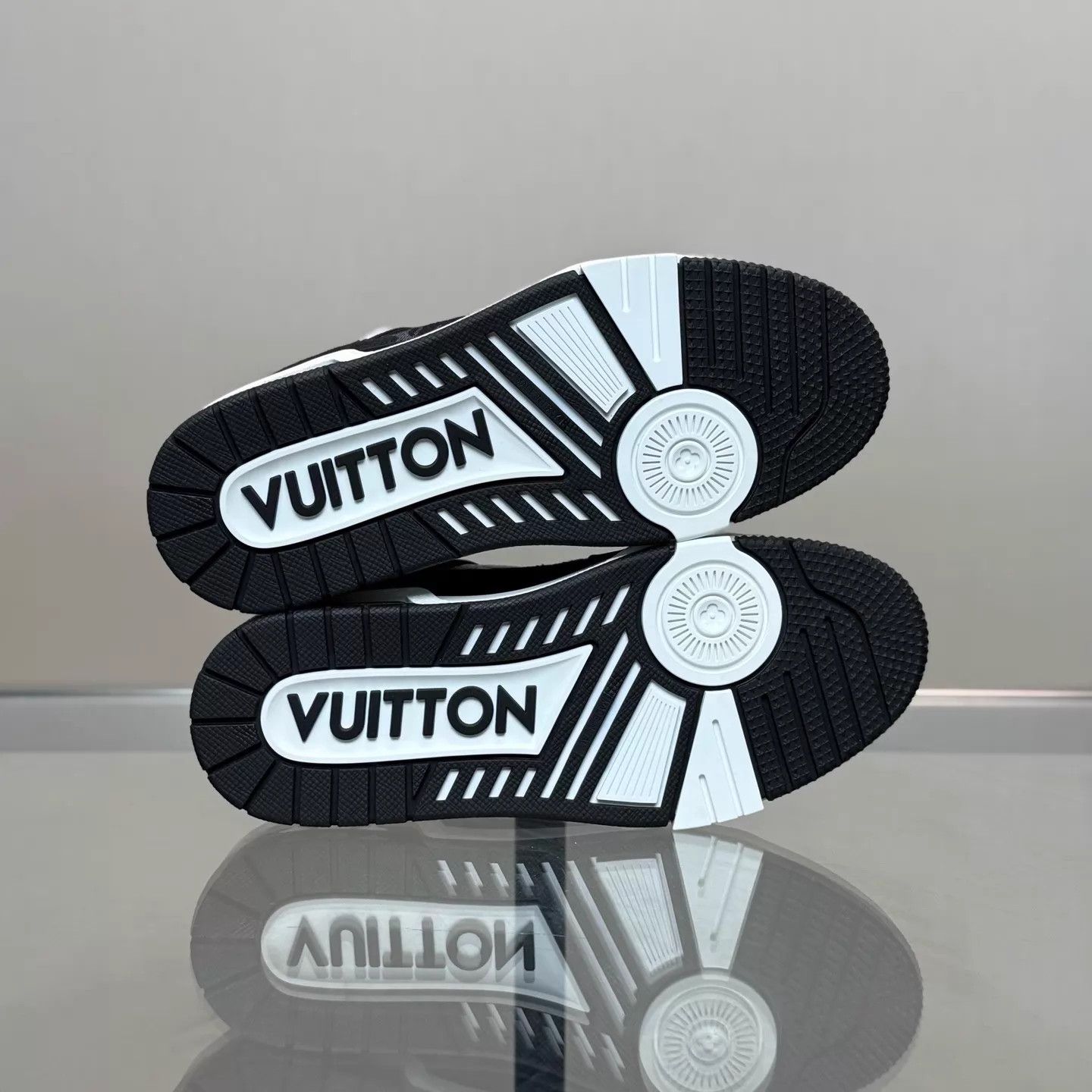 Louis Vuitton LV Trainer Black White Denim 36.5 Size US 6 / IT 36 - 7 Thumbnail