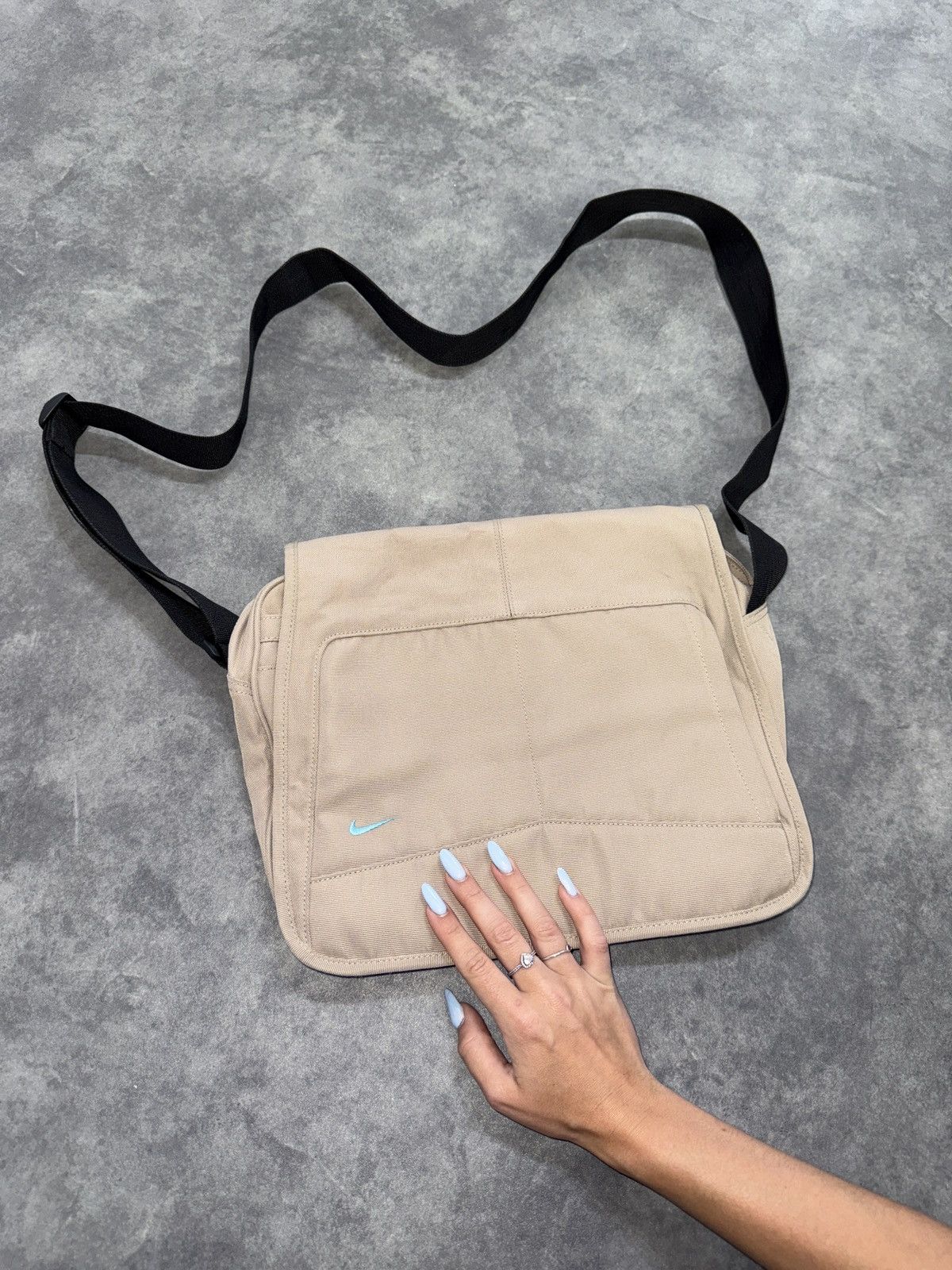 Nike Vintage nike bag shoulderbag khaki military style Size ONE SIZE - 1 Thumbnail