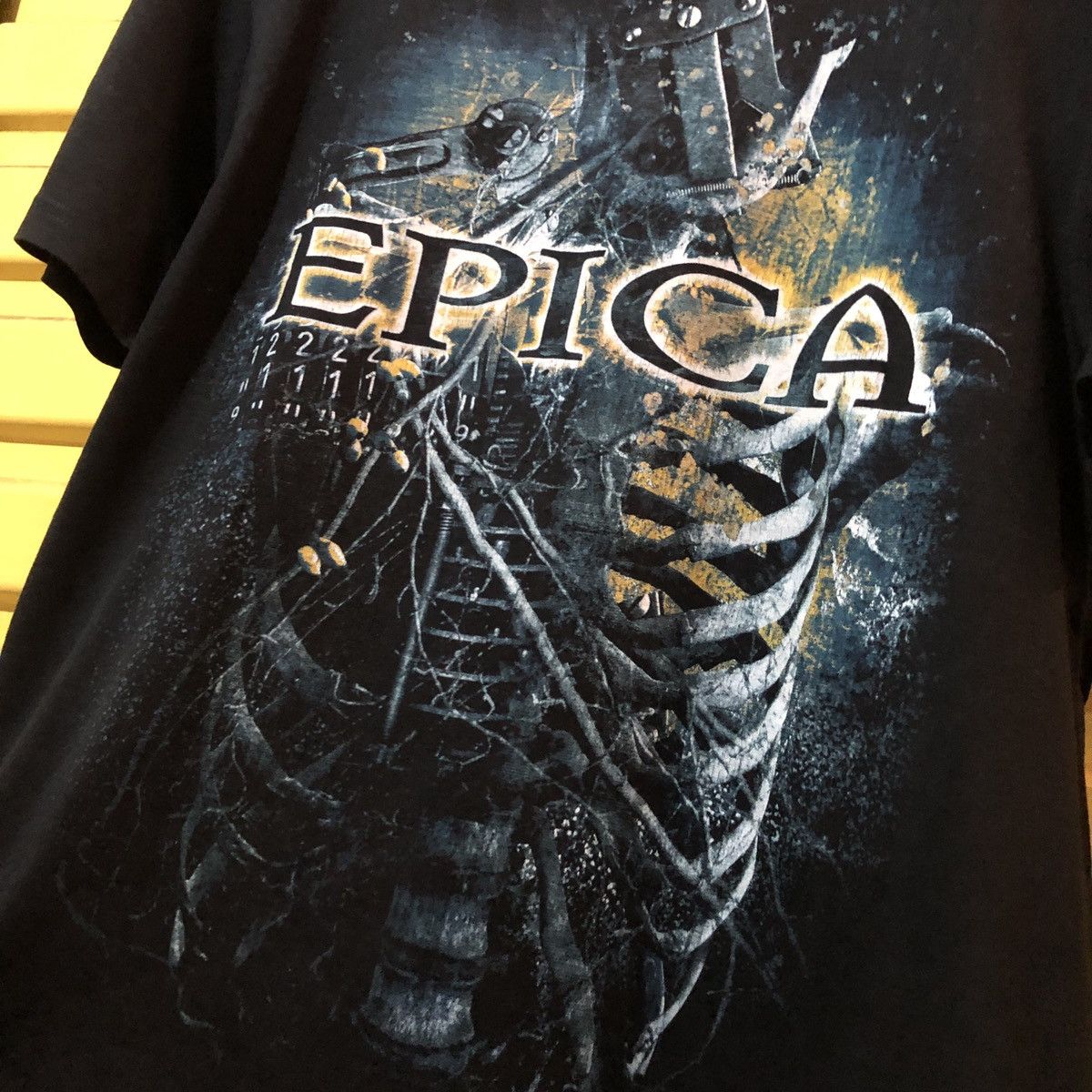 Band Tees Epica Requiem the indifferent Size US M / EU 48-50 / 2 - 2 Thumbnail