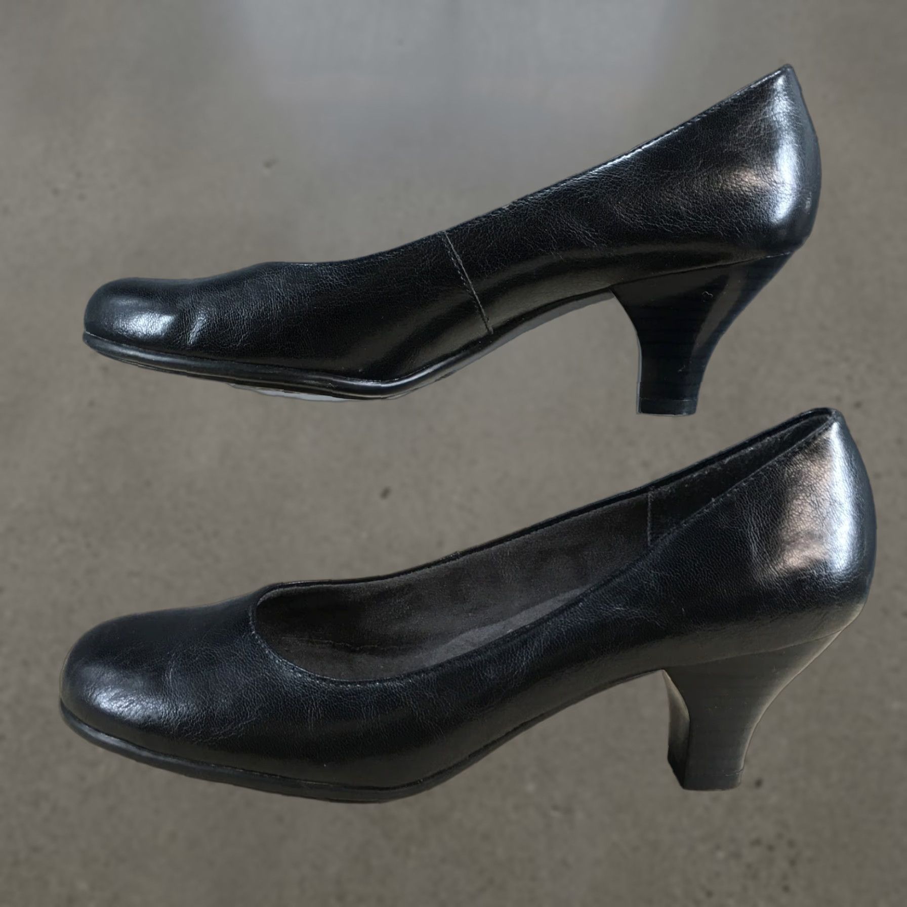 Vintage Aerosoles Wise Guy Pumps Leather Black Slip On Mid Heels Womens 9.5M Casual Pumps Current Size 9.5 M Black Leather Size US 10 / IT 40 - 1 Thumbnail