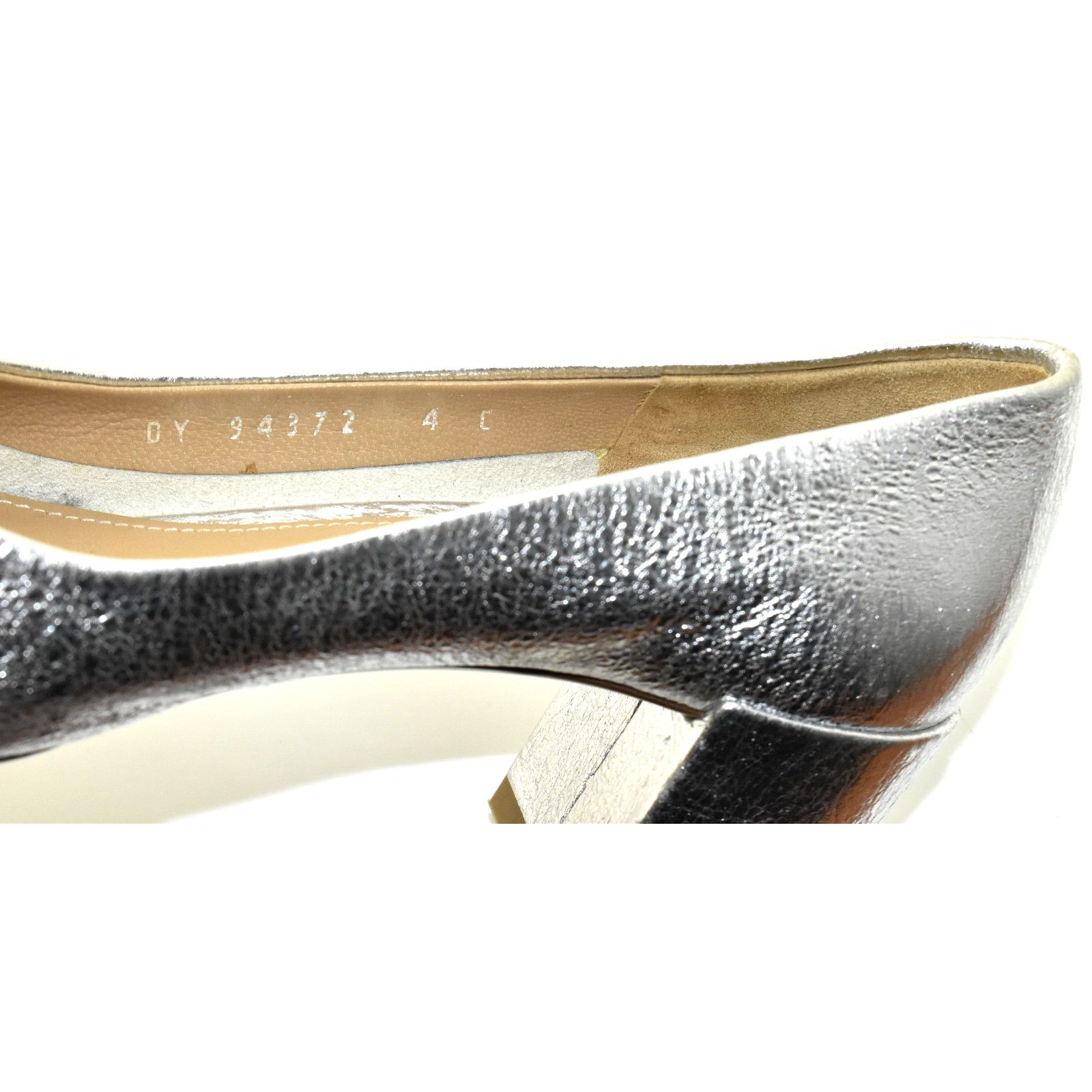 Salvatore Ferragamo SALVATORE FERRAGAMO Silver Tumble Leather Pumps Size 4C Size US 4 / IT 34 - 7 Thumbnail