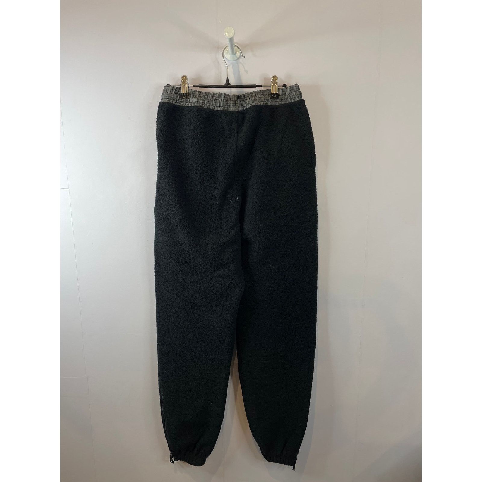 The North Face The North Face Fleece Black Grey Sweatpants Size US 28 / EU 44 - 2 Thumbnail
