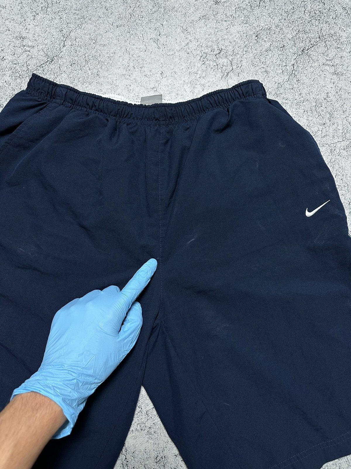 Vintage Vintage Nike Nylon Shorts Size M-L Y2K Swoosh Size US 32 / EU 48 - 5 Thumbnail