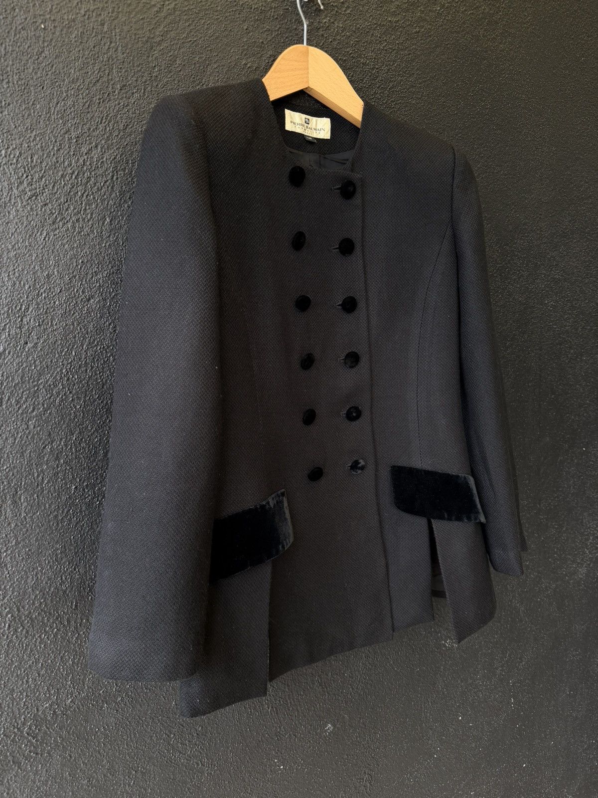 Pierre Balmain VINTAGE Pierre Balmain Formalite Black Velvet Button Blazer Size L / US 10 / IT 46 - 8 Thumbnail