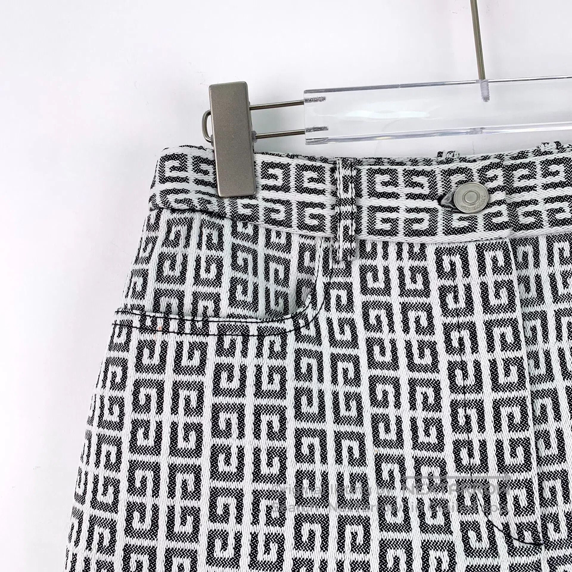 Givenchy Givenchy Logo Print Casual Shorts. Size US 28 / EU 44 - 3 Thumbnail