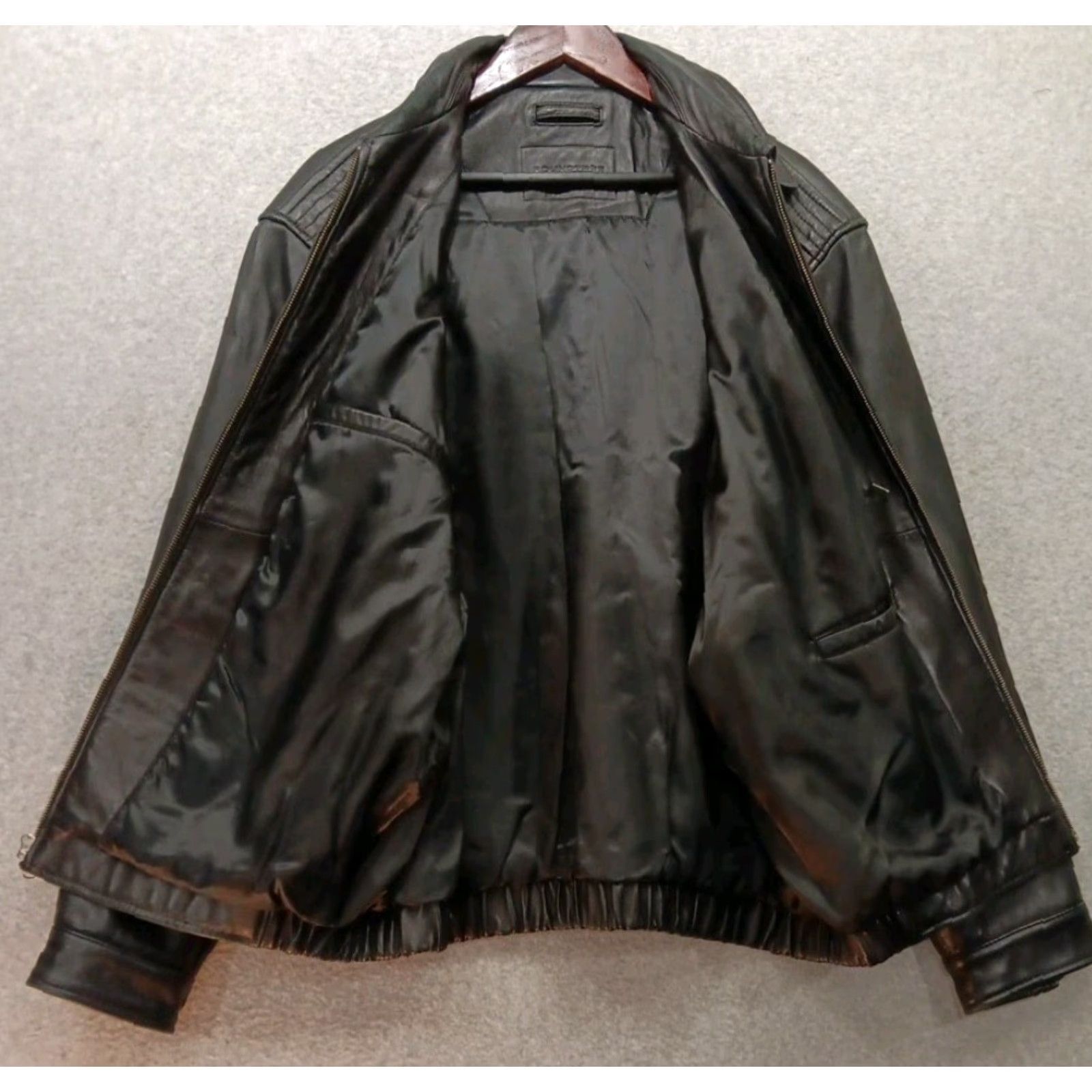 Roundtree & Yorke Roundtree & Yorke Bomber Jacket Men's XL Black 100% Lambskin Leather Zip Spread GUC Classic Style Size US XL / EU 56 / 4 - 6 Thumbnail