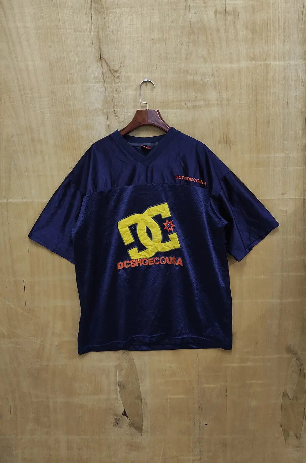 DC DC SHOES CO USA VINTAGE BASKETBALL JERSEY Size US L / EU 52-54 / 3 - 6 Thumbnail