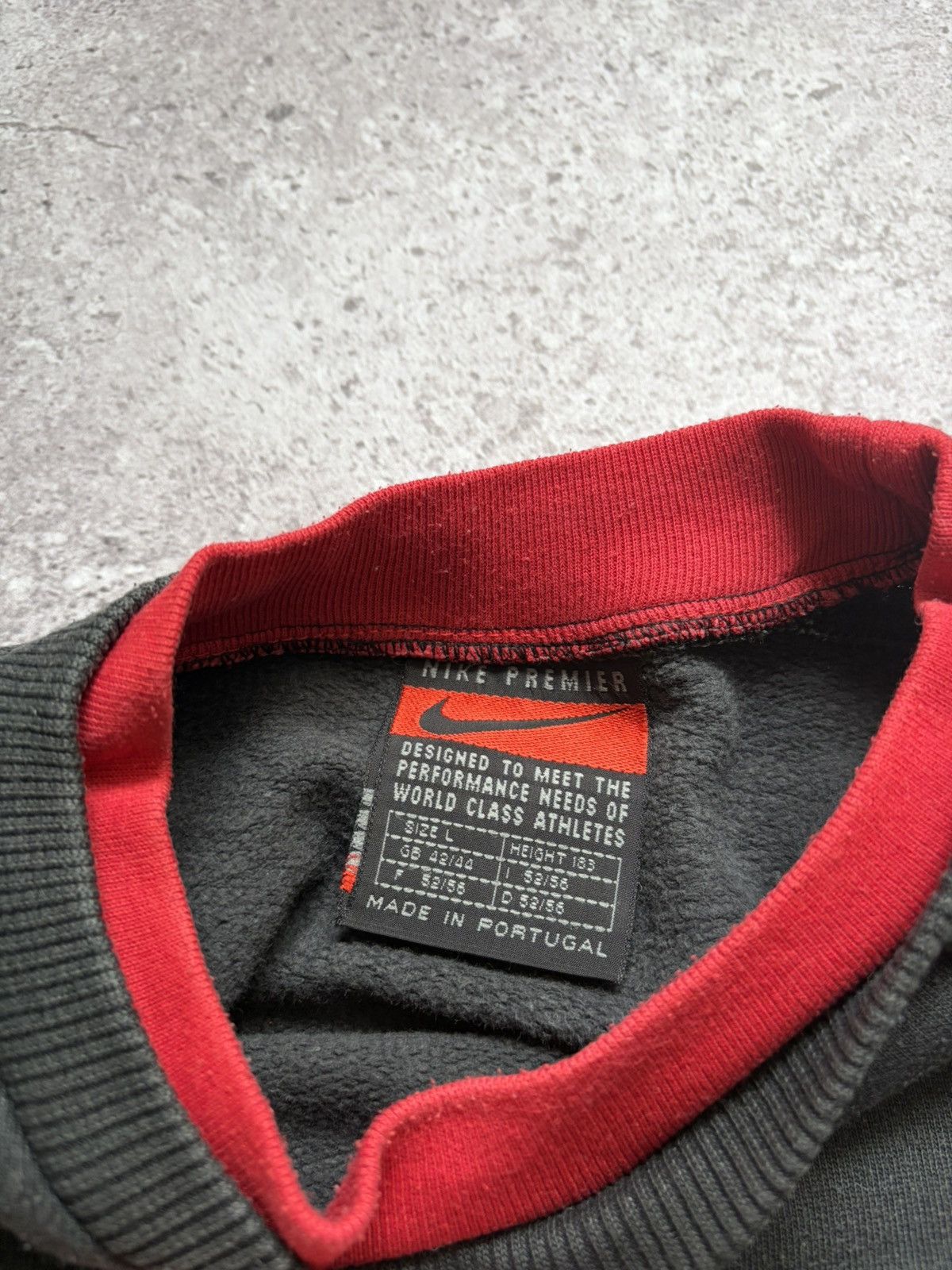 Nike Vintage Nike Tirol Football Faded Sweatshirt Size US L / EU 52-54 / 3 - 7 Thumbnail