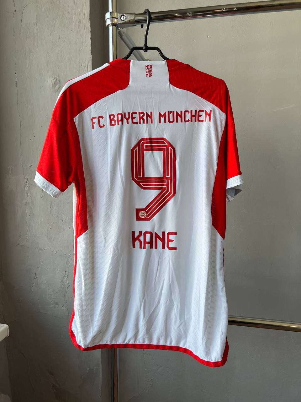 Adidas 2023/24 BAYERN MUNICH #9 KANE HOME SOCCER FOOTBALL JERSEY L Size US L / EU 52-54 / 3 - 5 Thumbnail