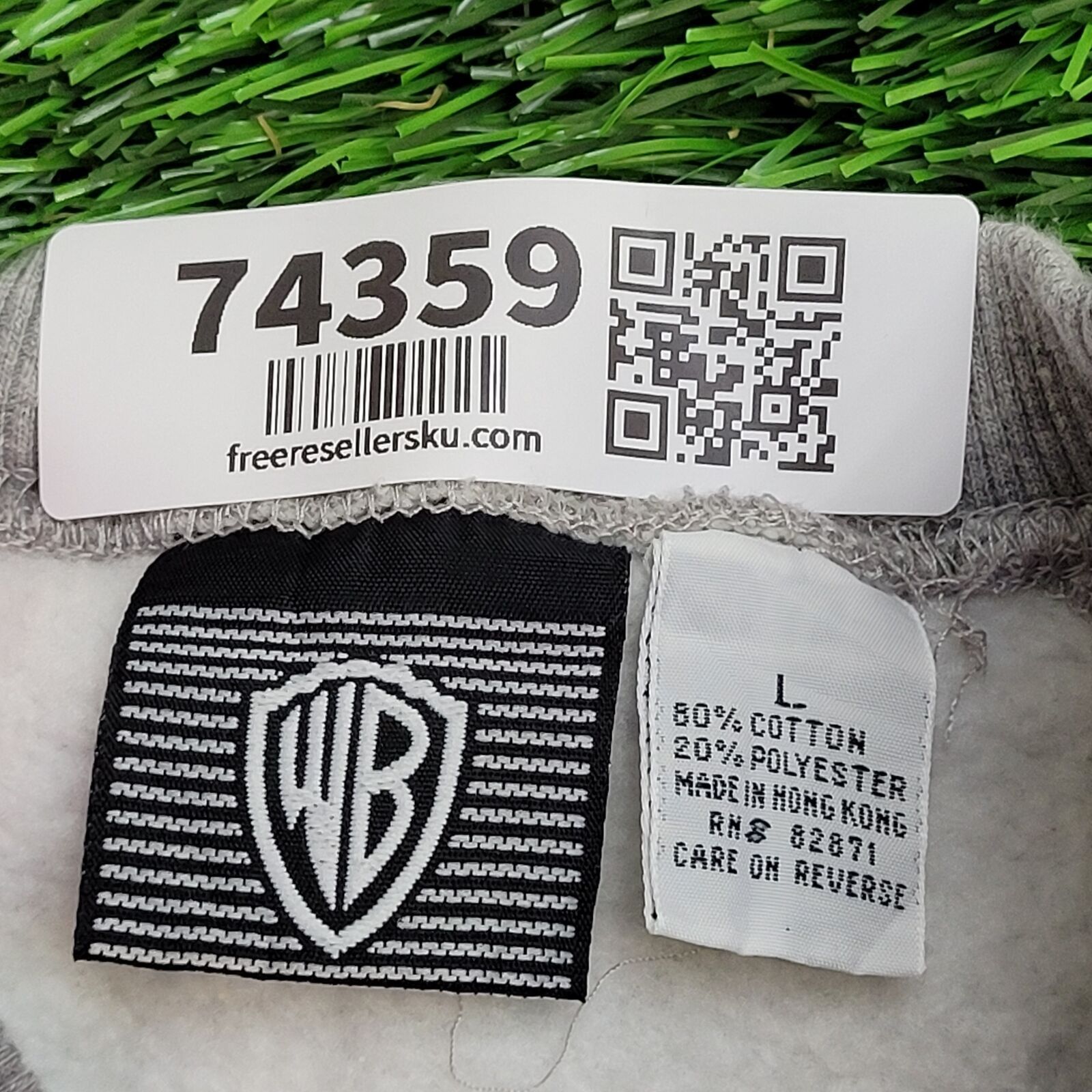 Vintage Vintage Warner-Bros Cropped Sweatshirt Large 24x24 Gray Crew Size US L / EU 52-54 / 3 - 7 Thumbnail