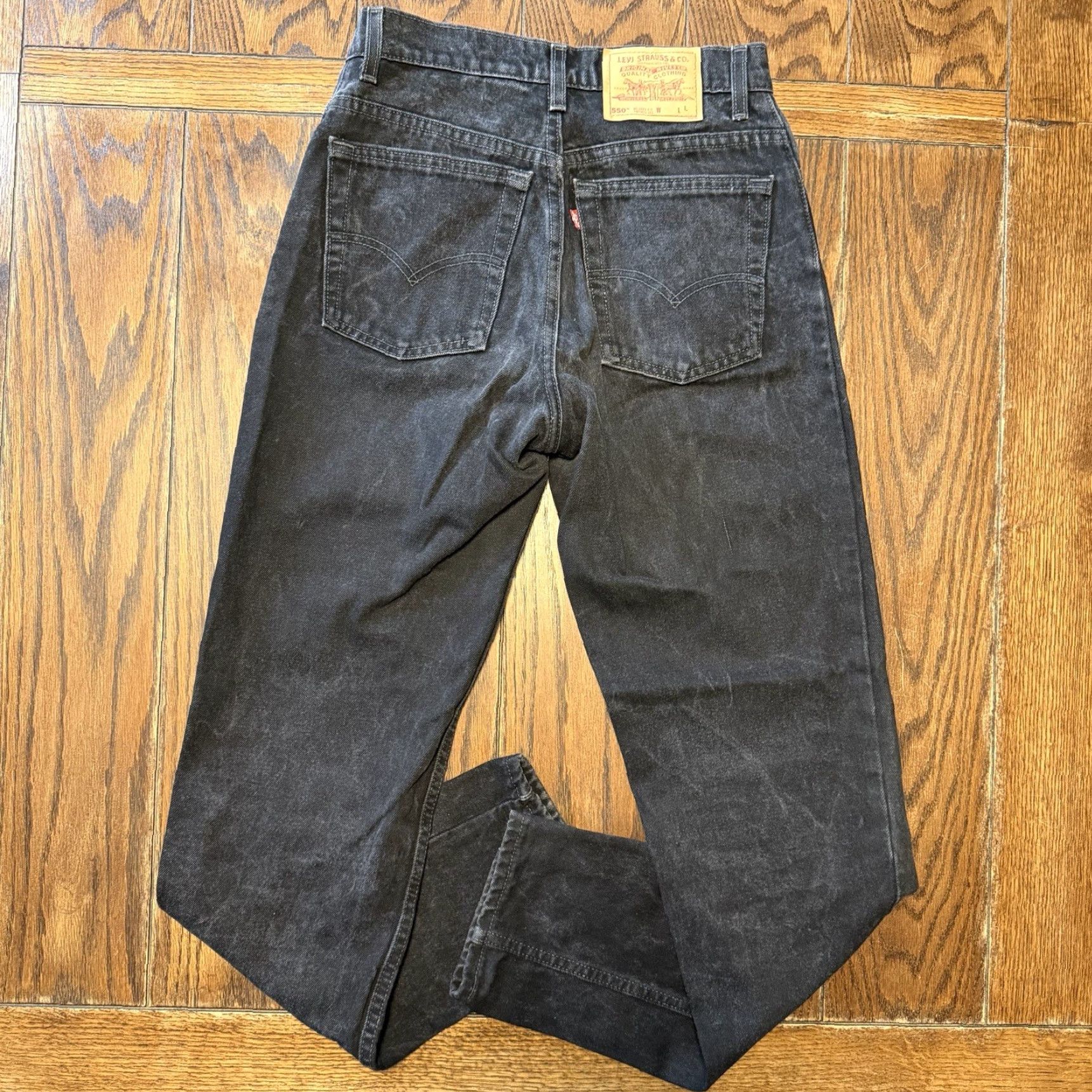 Levi's VINTAGE Levi's Jeans Womens 9 JR Long Black 550 Relaxed 90s Mom Made in USA Denim Jeans Men/Womens? Size 30" / US 8 / IT 44 - 7 Thumbnail