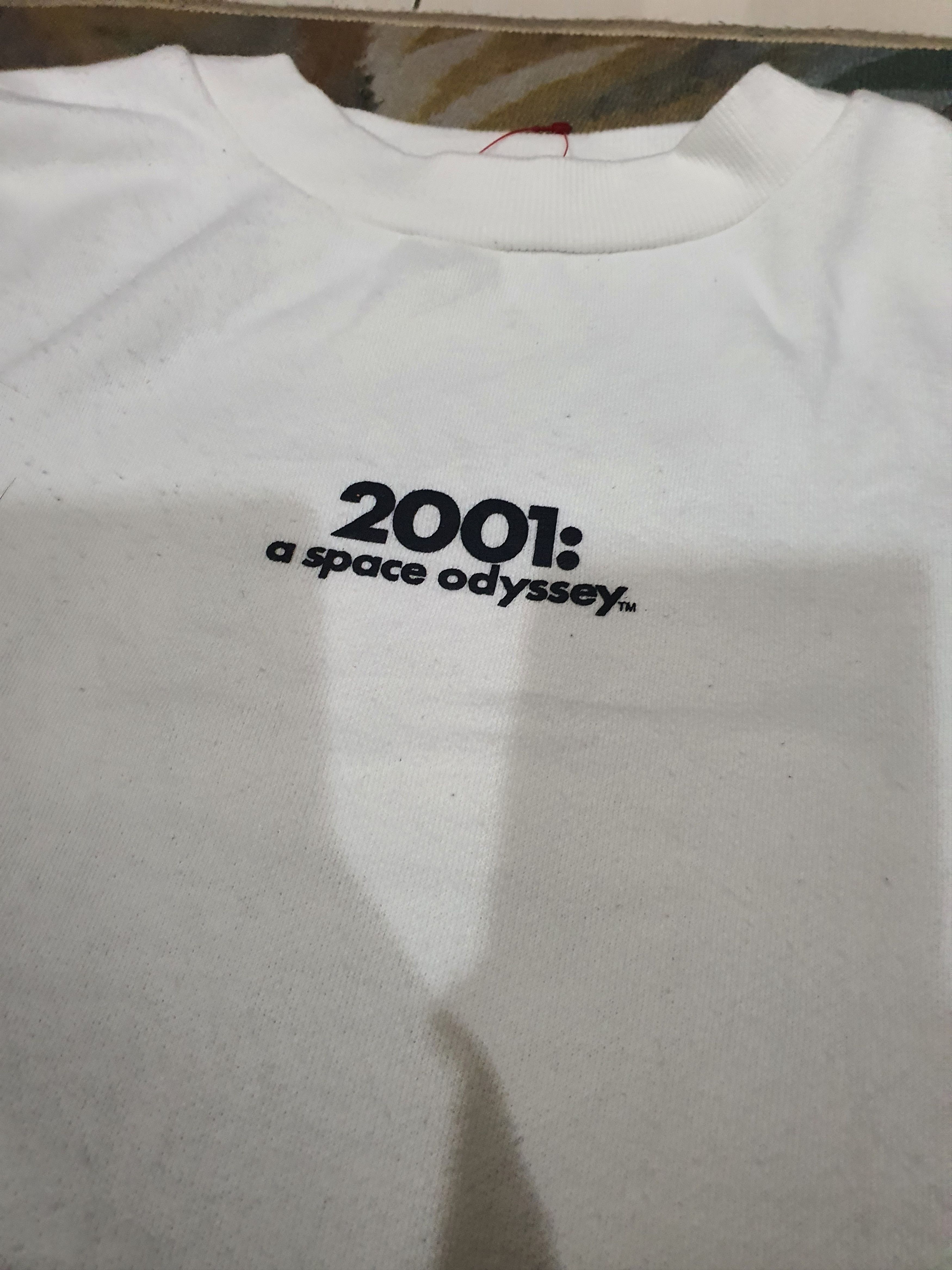 Vintage Bioworld 2001: A Space Odyssey Galaxy Text Logo Crew Neck Size L / US 10 / IT 46 - 3 Thumbnail
