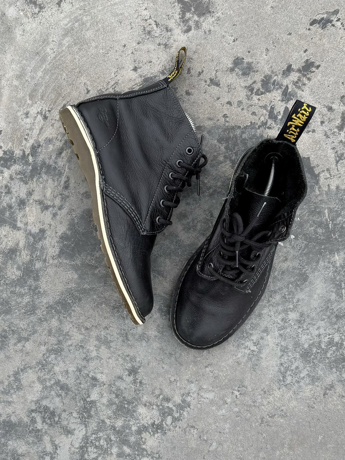 Dr. Martens Dr Martens England Y2k Bouncing Leather Combat Boots Size US 9 / EU 42 - 2 Thumbnail
