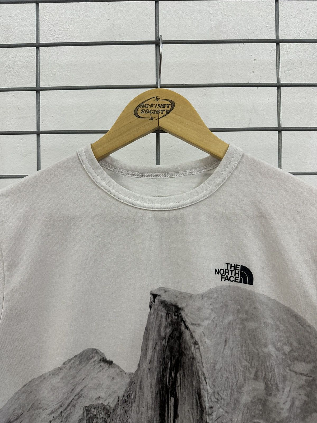 The North Face Rare And Beautiful The North Face Yosemite National Park Tee Size US S / EU 44-46 / 1 - 5 Thumbnail
