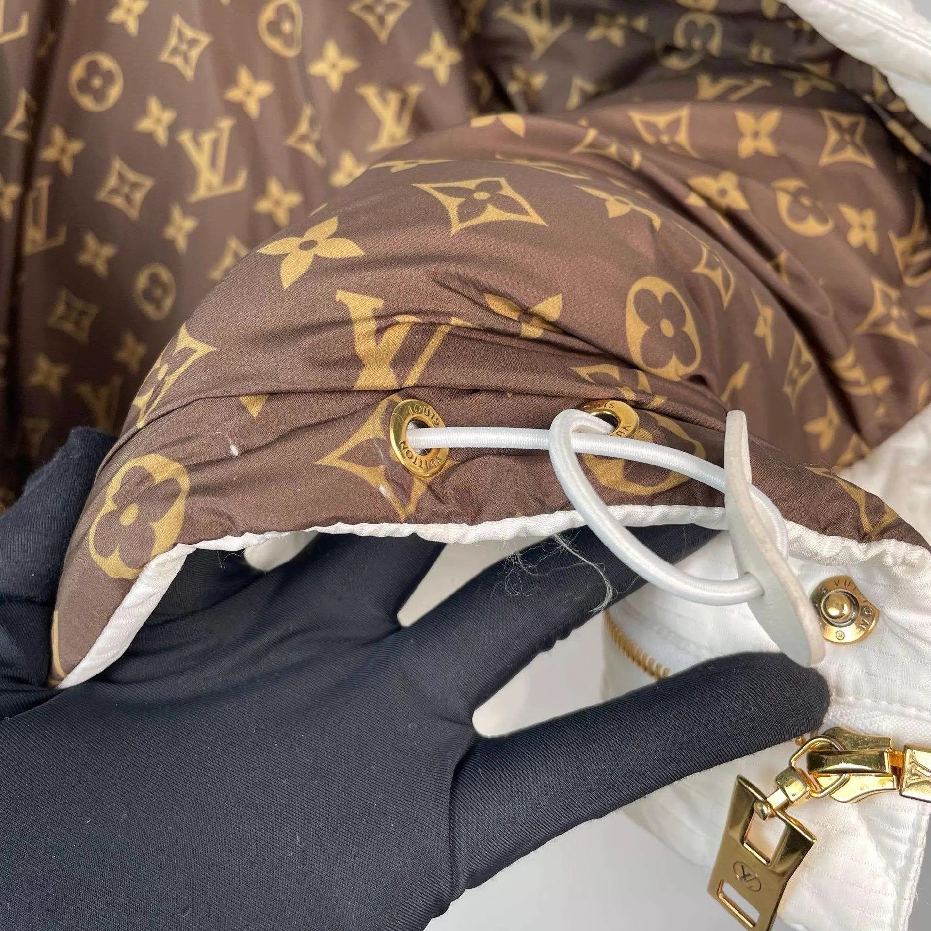 Louis Vuitton Louis Vuitton Women's 36 down jacket Size XS / US 0-2 / IT 36-38 - 9 Thumbnail