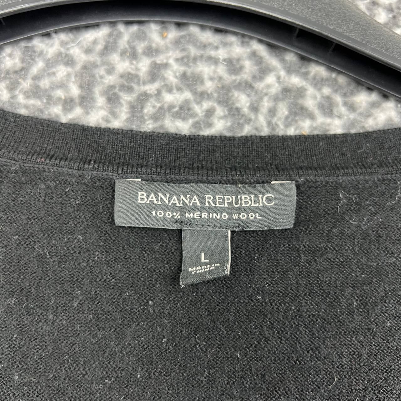 Banana Republic Banana Republic Sweater V-Neck Long Sleeve 100% Merino L Size L / US 10 / IT 46 - 5 Thumbnail