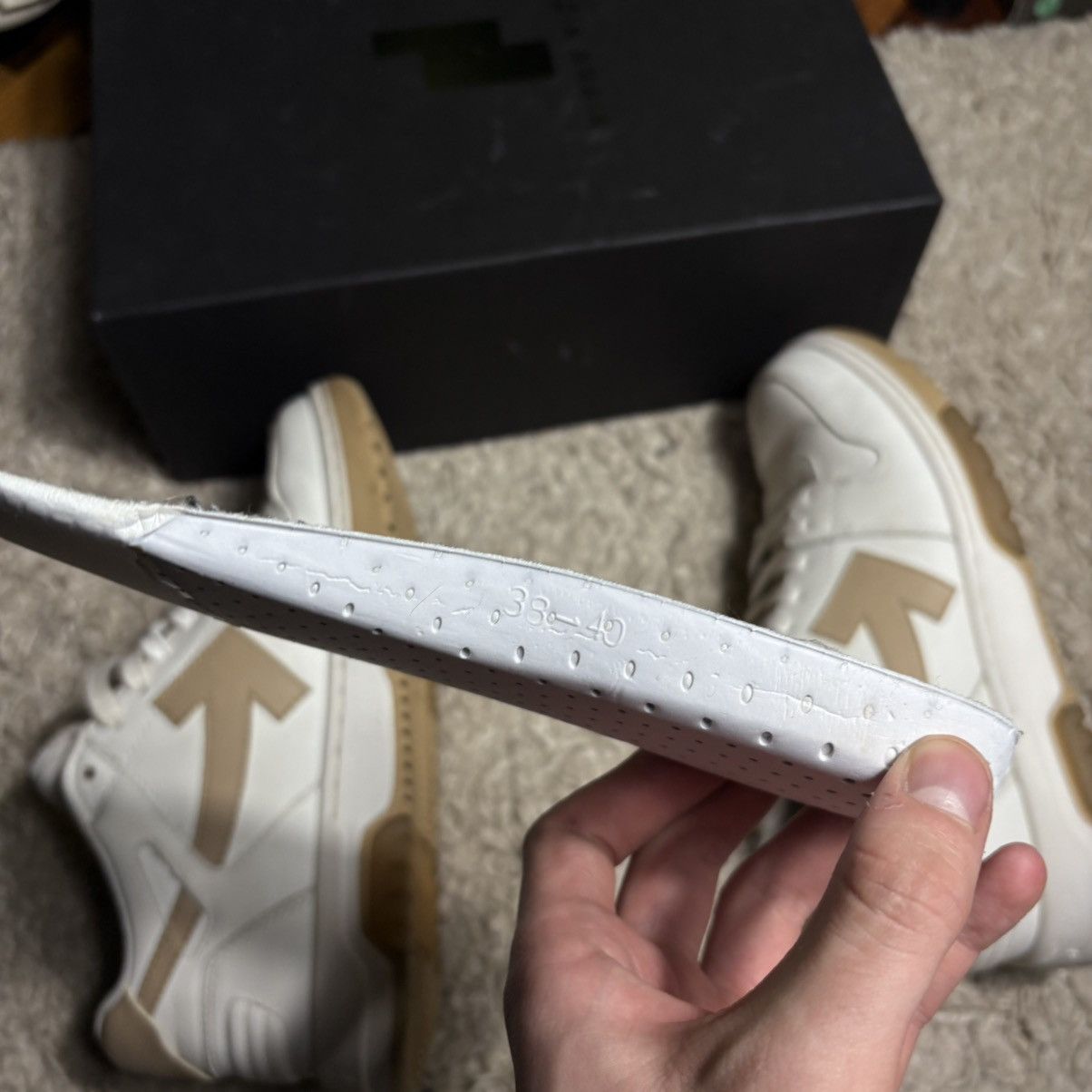 Off-White Off-White out of office Size US 7.5 / IT 37.5 - 15 Thumbnail