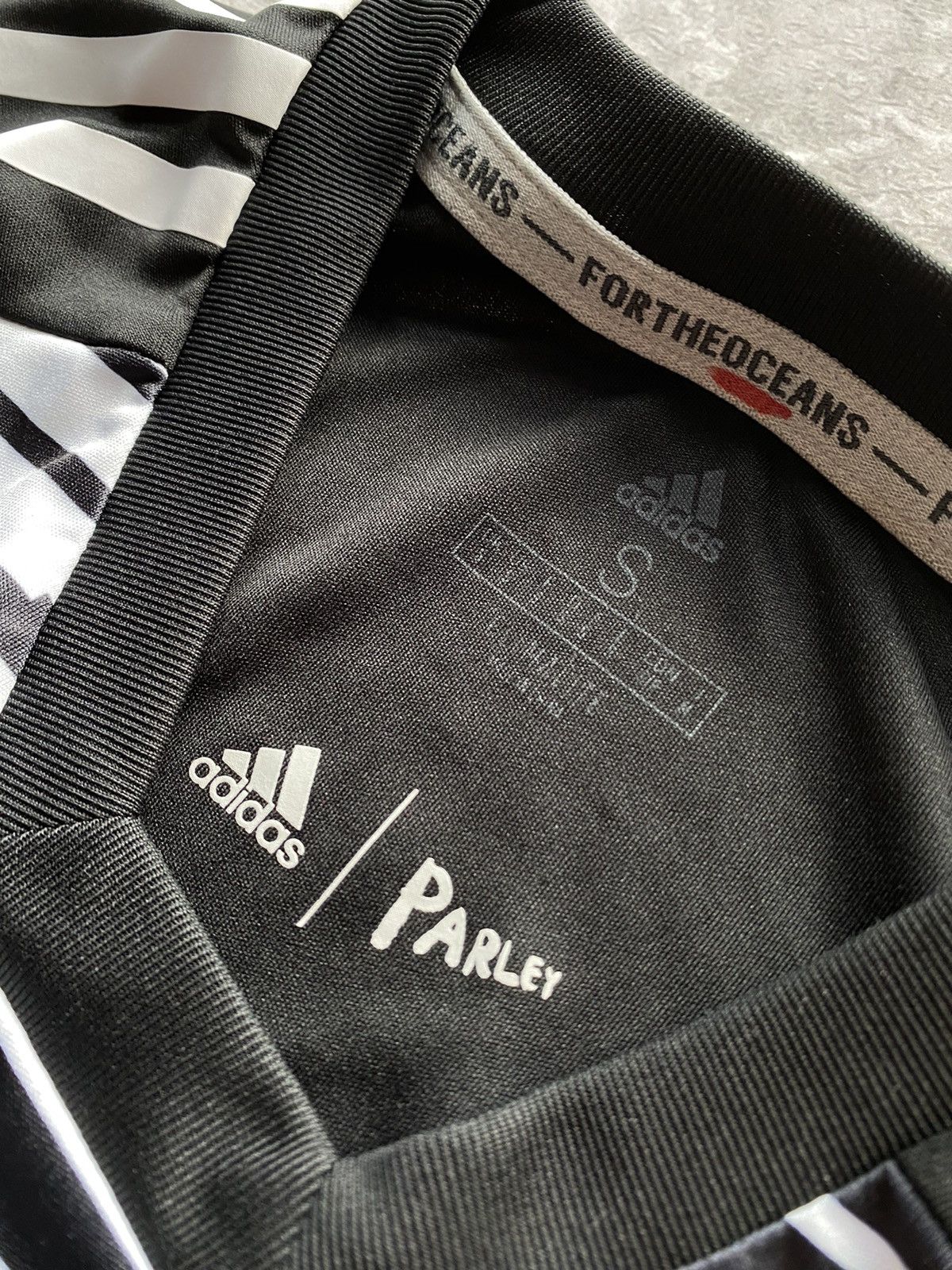 Adidas Vintage Adidas Parley Germany Deutscher Soccer Jersey Size US S / EU 44-46 / 1 - 7 Thumbnail