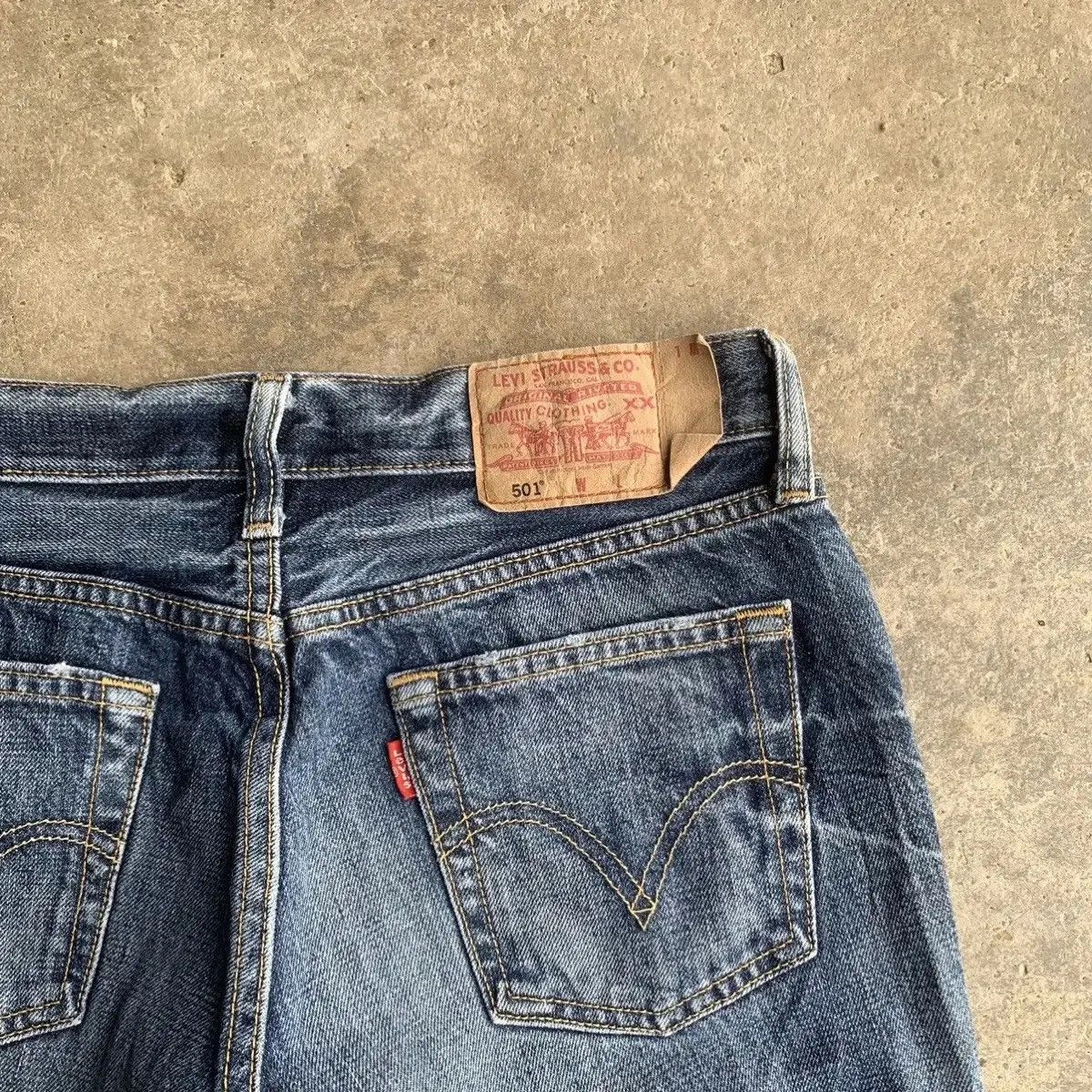 Levi's Vintage Clothing Levis 501 Blue Wash Levi’s Jeans Slim Fit Trousers Pants Size US 28 / EU 44 - 14 Thumbnail