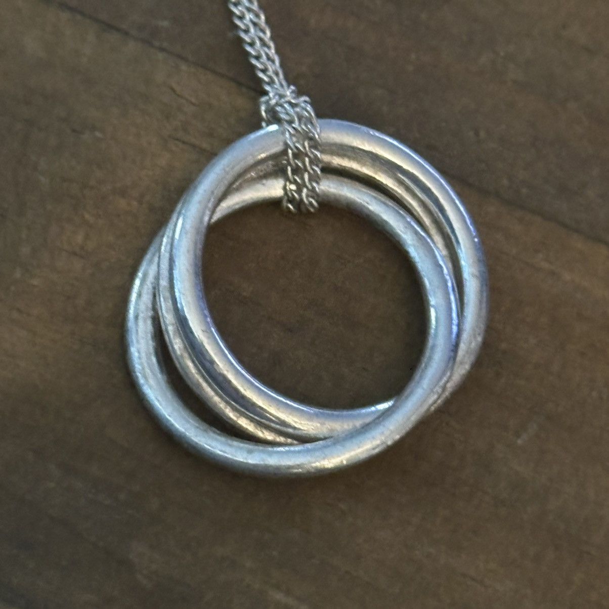 Other Avon SH intertwined triple circle pendant necklace Size ONE SIZE - 5 Thumbnail