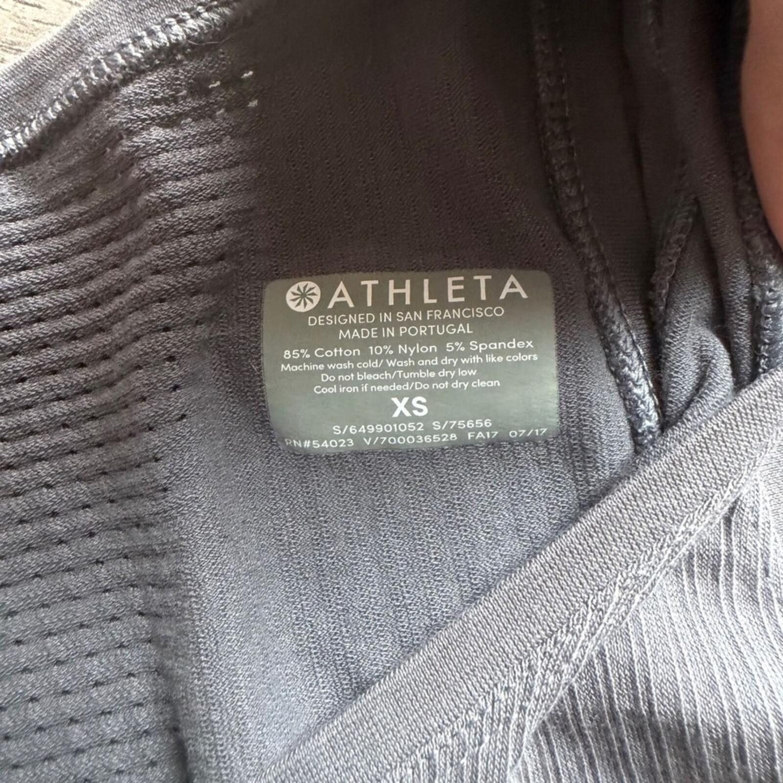 Other Athleta Grey Ribbed Seamless Racerback Tank Top XS Size XS / US 0-2 / IT 36-38 - 3 Thumbnail
